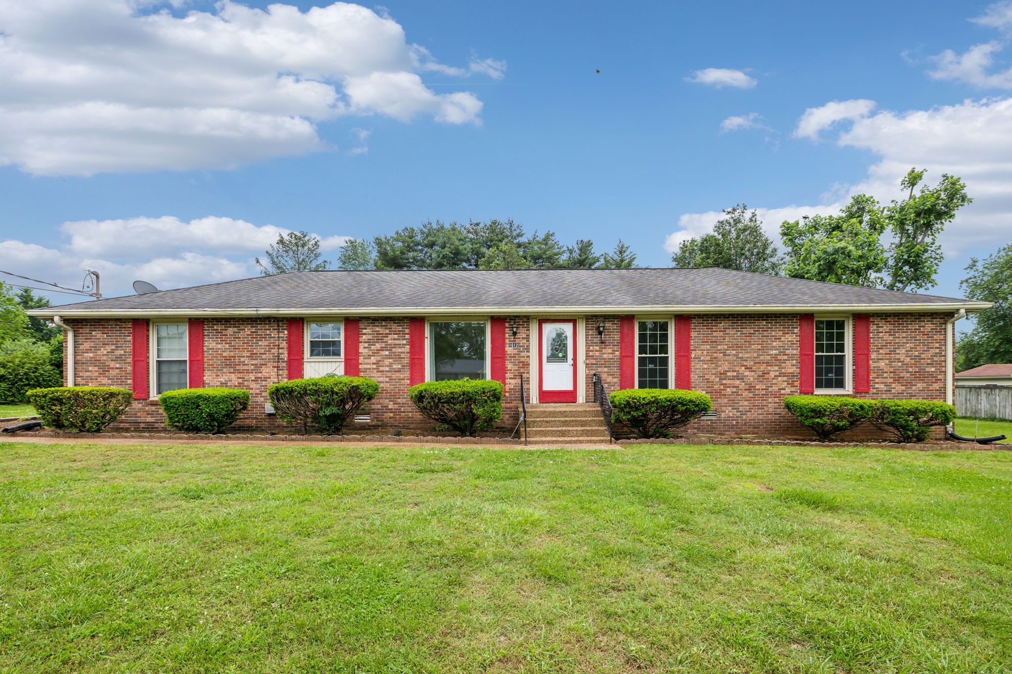 1612 Smith Dr Property Photo 1