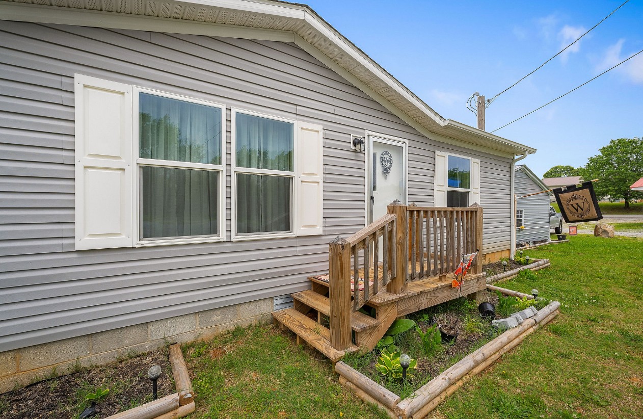 365 Pine Bluff Rd Property Photo 1