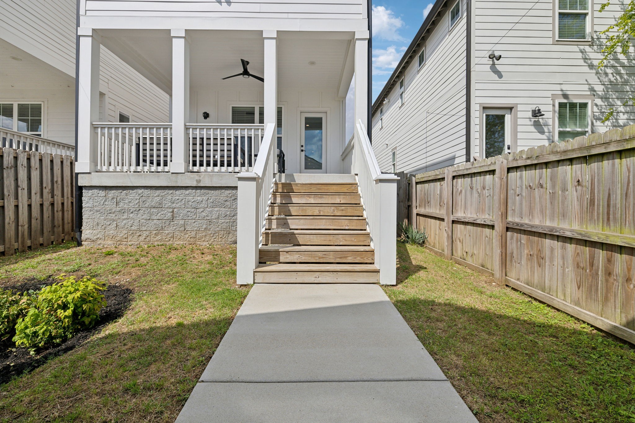 6113a California Ave Property Photo 42