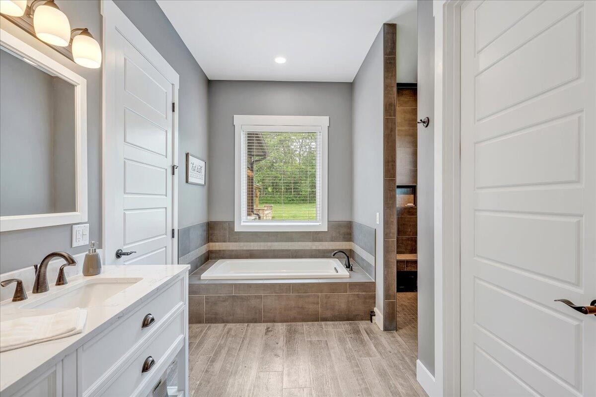 1165 River Bluffs Drive Property Photo 49