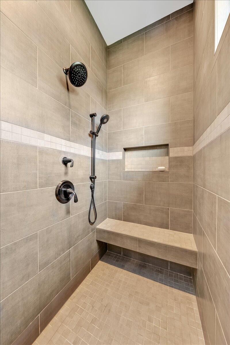 1165 River Bluffs Drive Property Photo 51