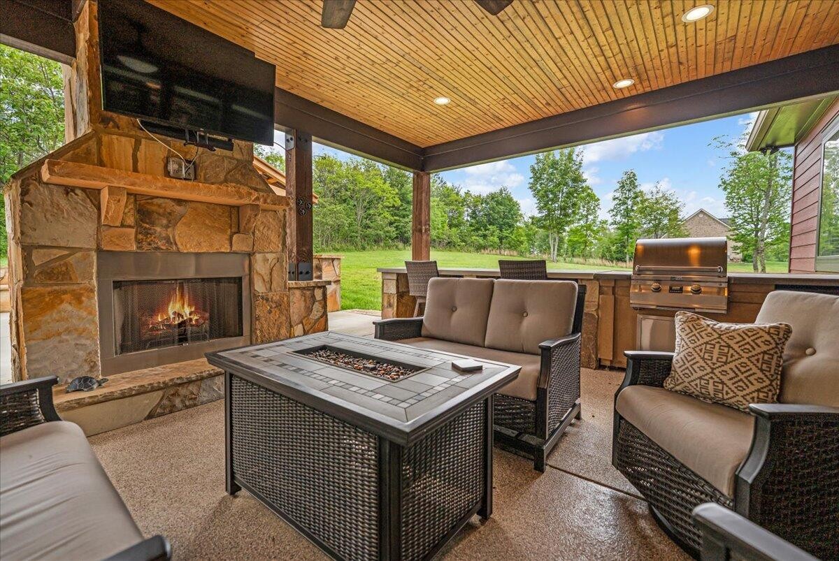 1165 River Bluffs Drive Property Photo 61