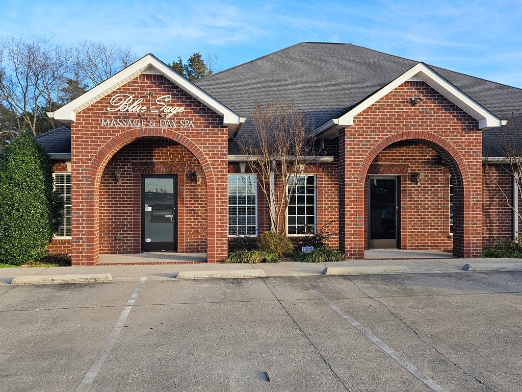 1175 Rock Springs Rd #100 Property Photo 2