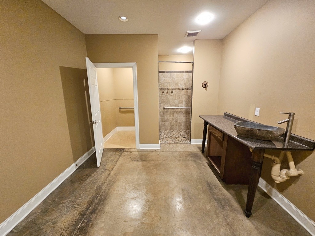 1175 Rock Springs Rd #100 Property Photo 15
