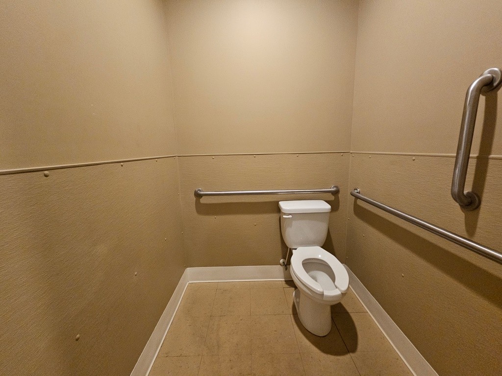 1175 Rock Springs Rd #100 Property Photo 17