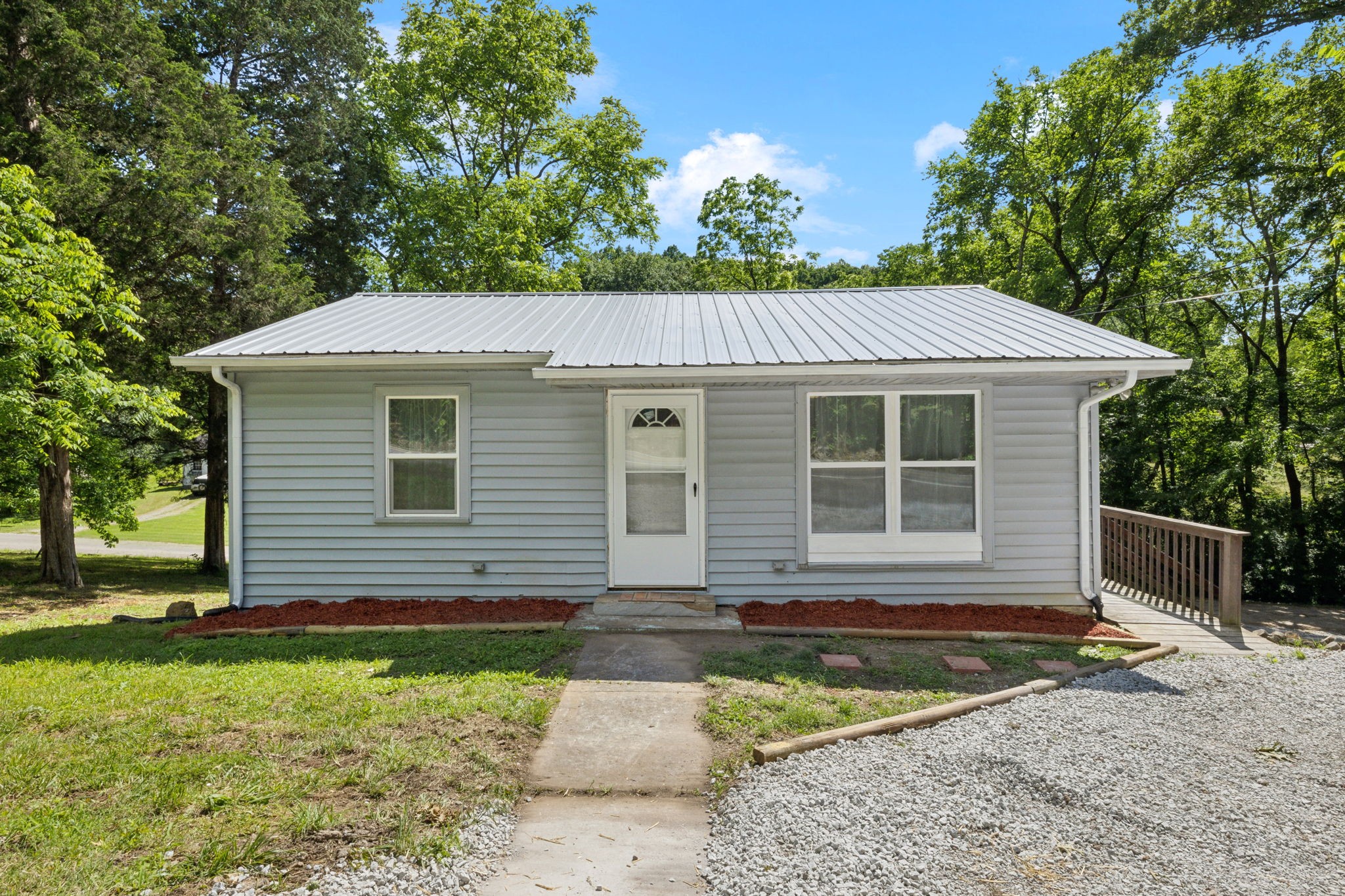 8324 River Road Pike Property Photo 1