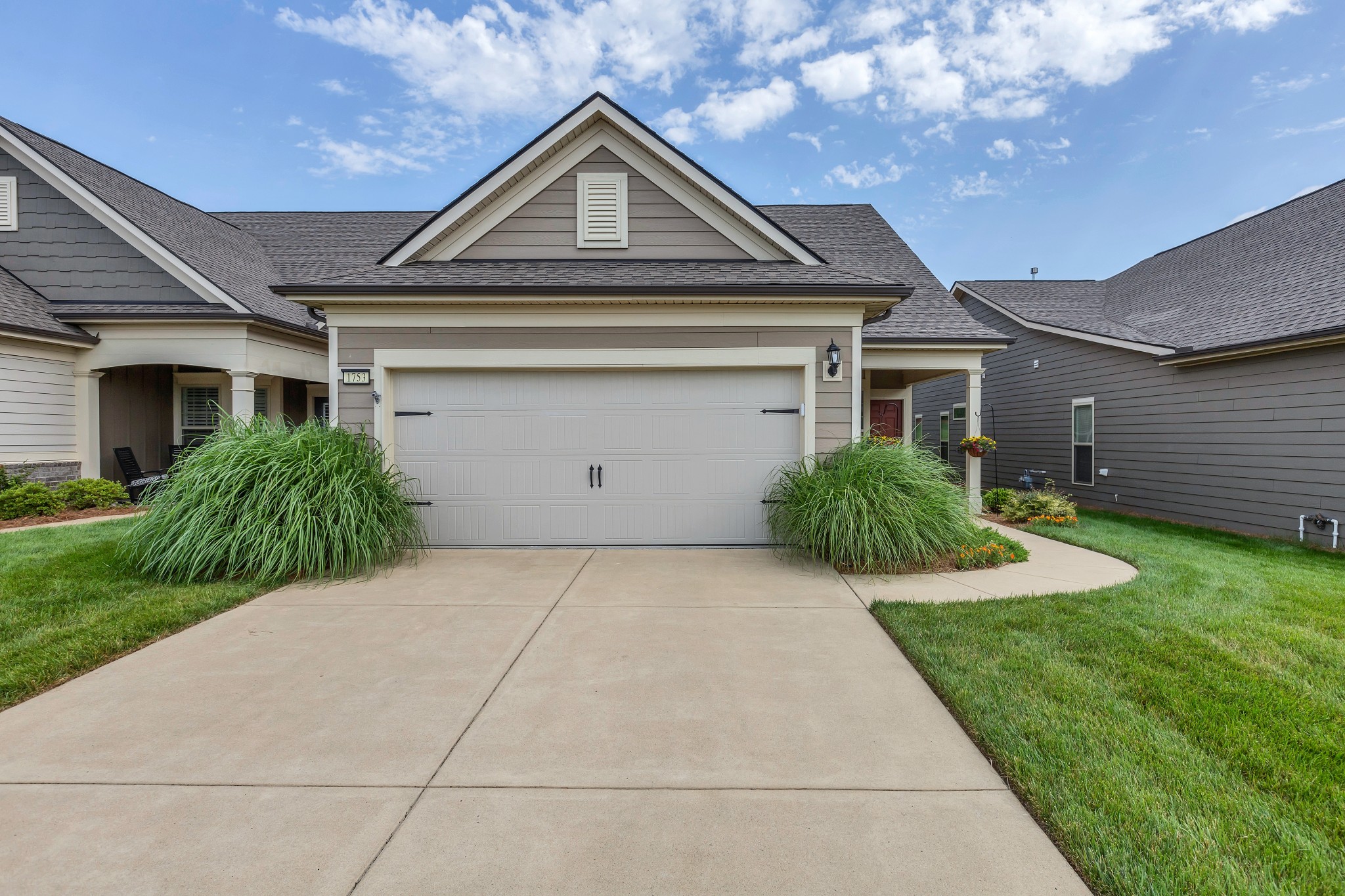1753 Humphreys Gln Property Photo 2