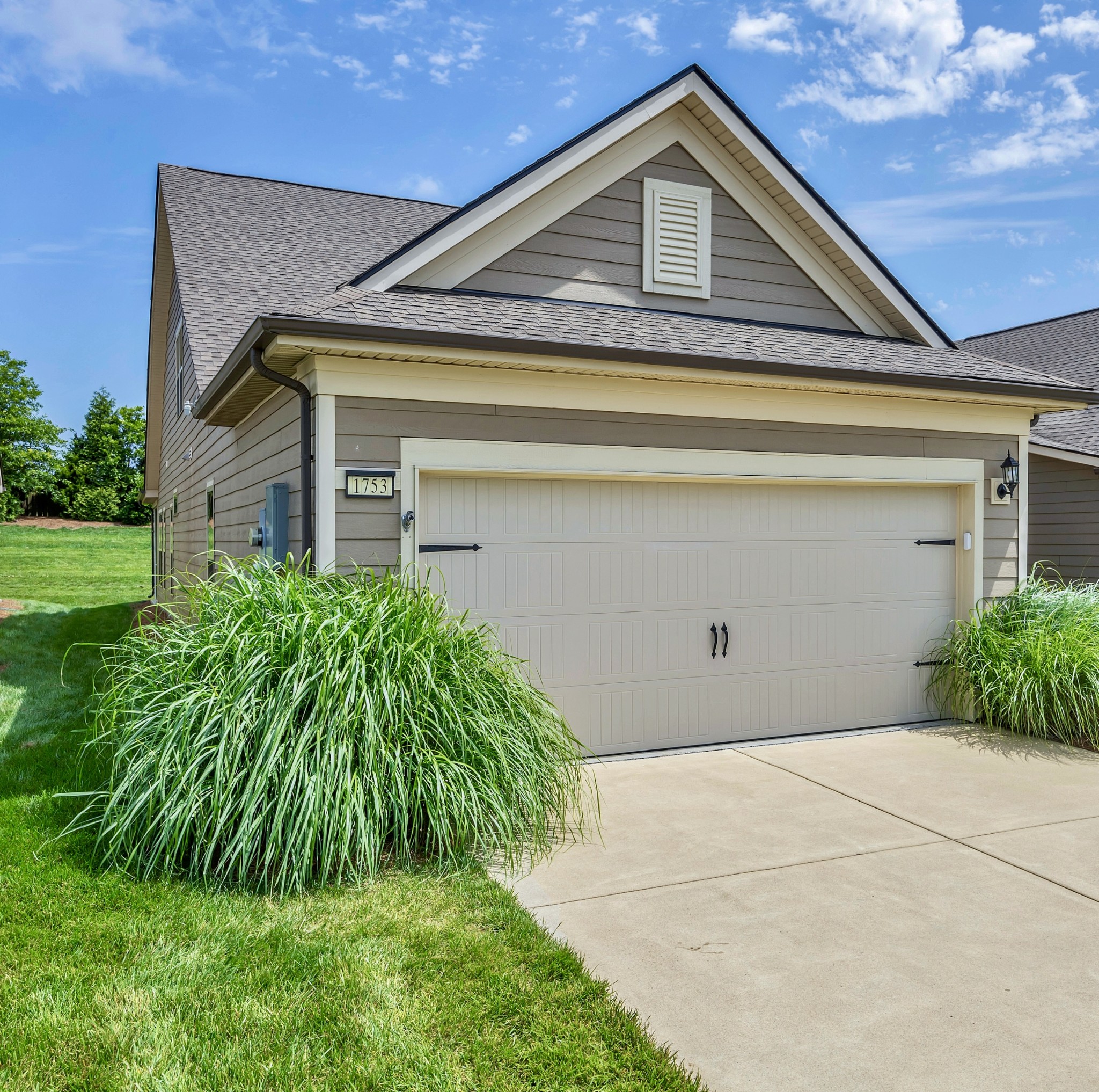 1753 Humphreys Gln Property Photo 3