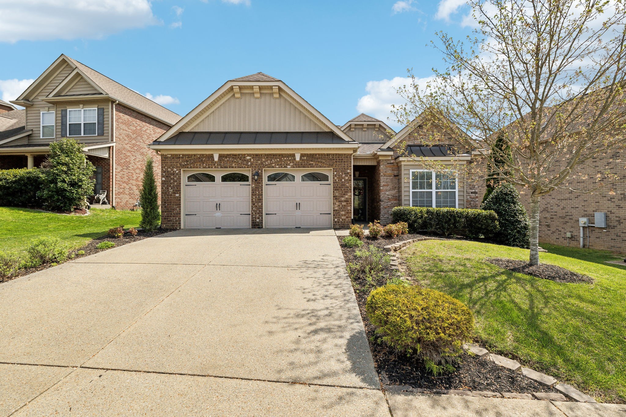 262 Meandering Dr