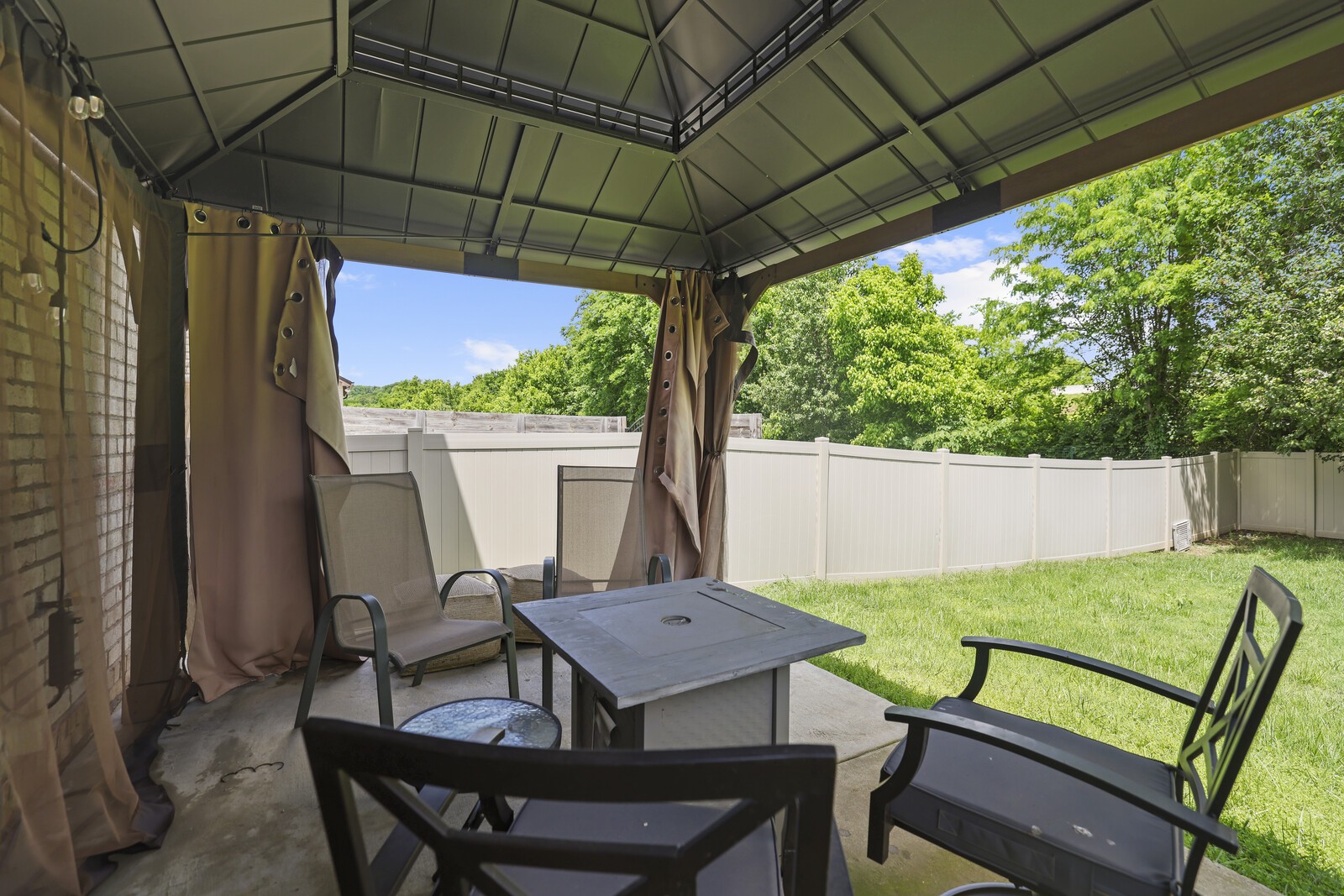 1569 Brockton Ln Property Photo 28