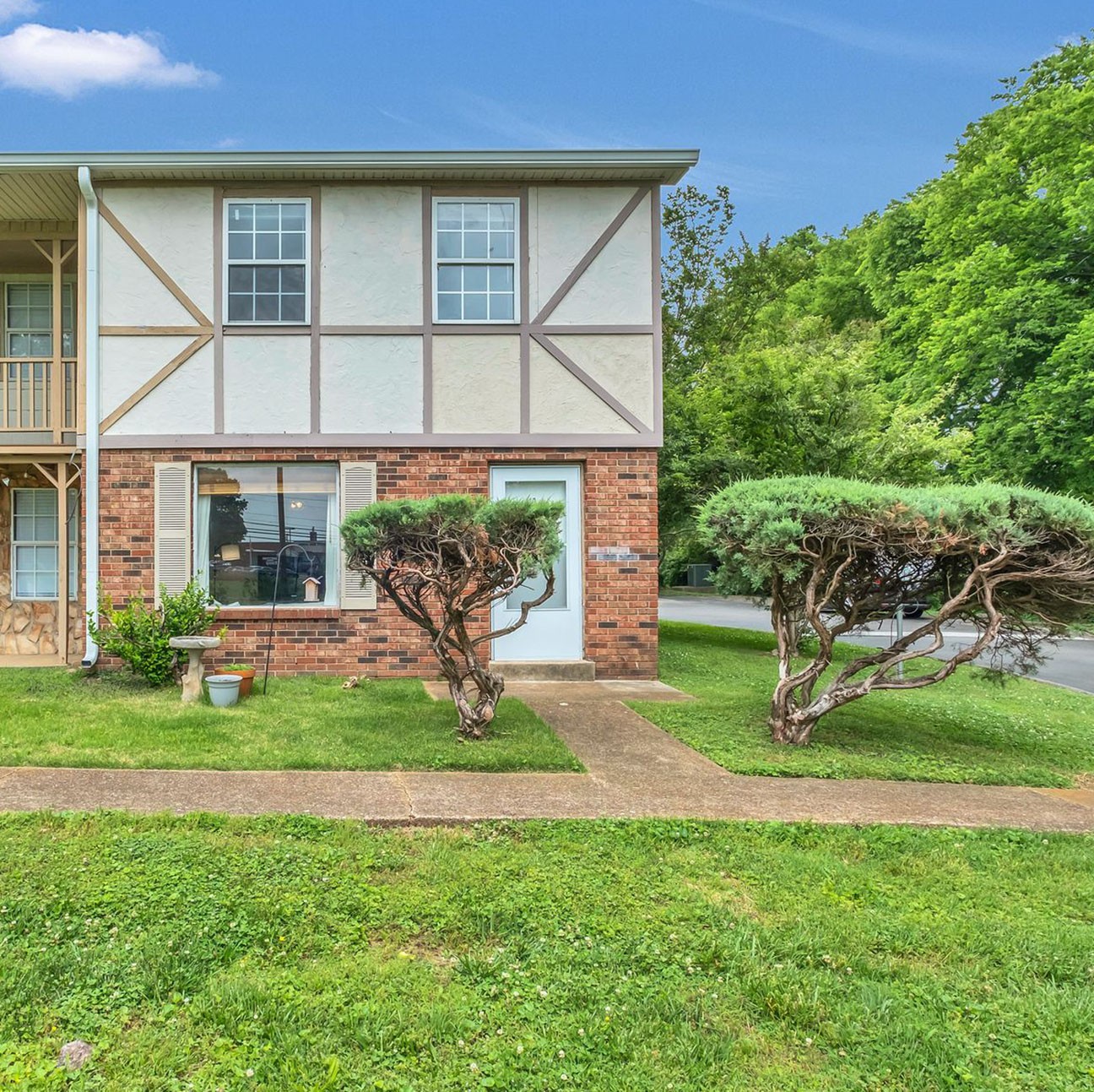 1301 Neelys Bend Rd Property Photo 1