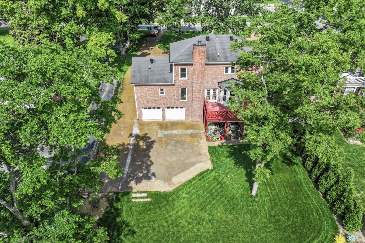3504 Lealand Ln Property Photo 9