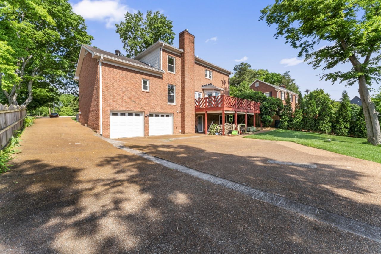 3504 Lealand Ln Property Photo 11