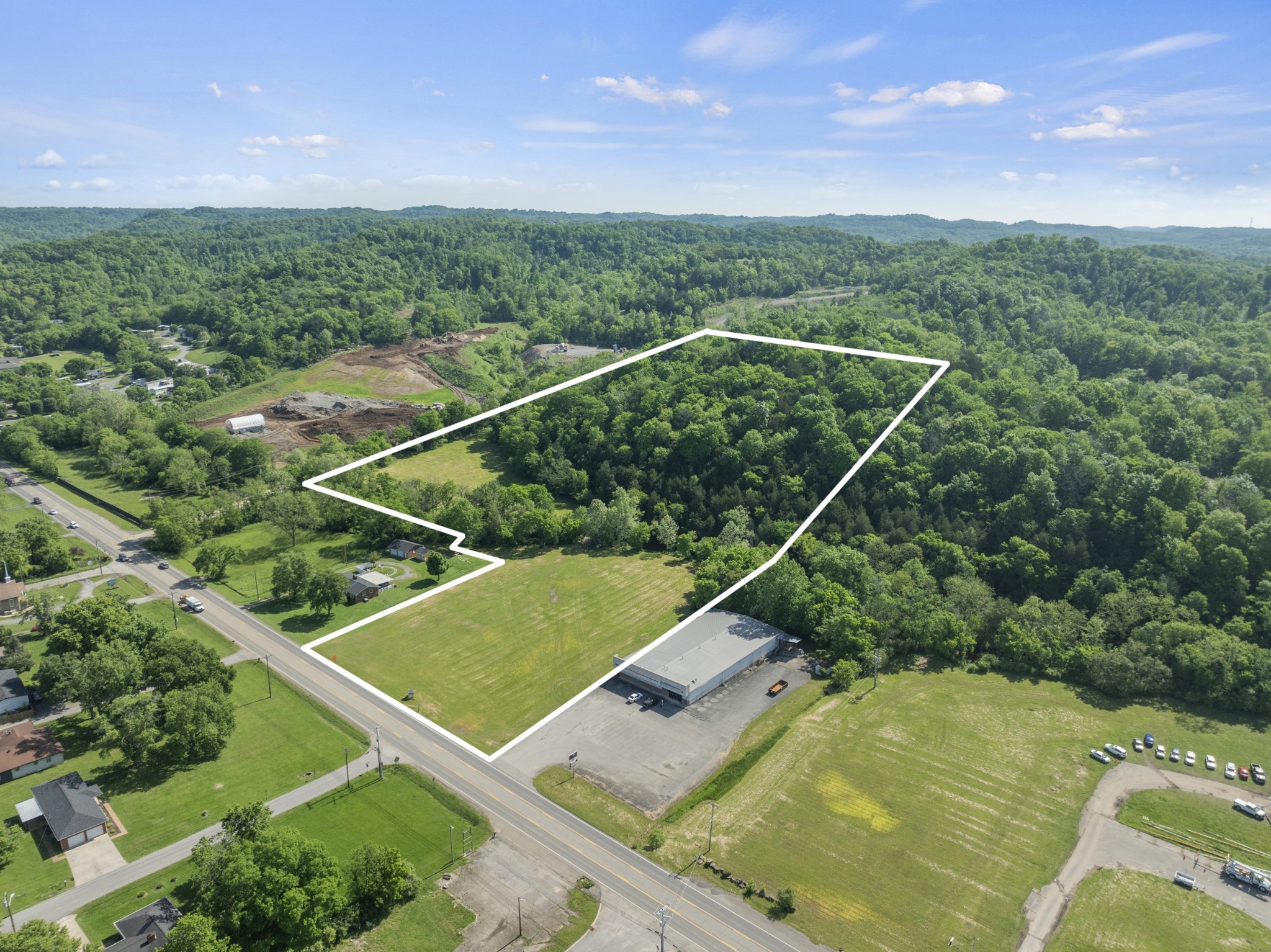 1135 Louisville Hwy Property Photo 1