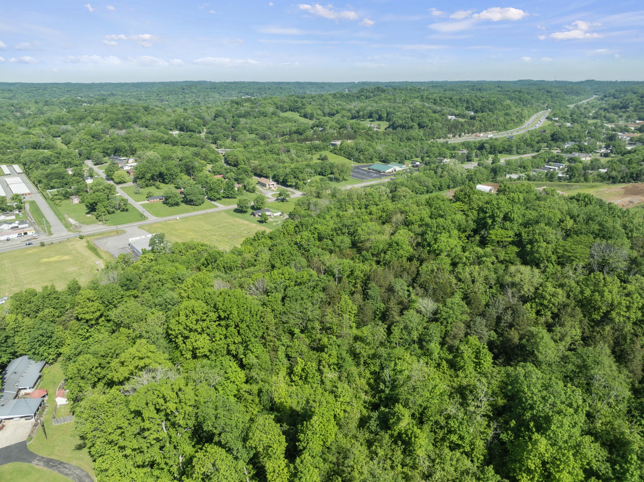 1135 Louisville Hwy Property Photo 8