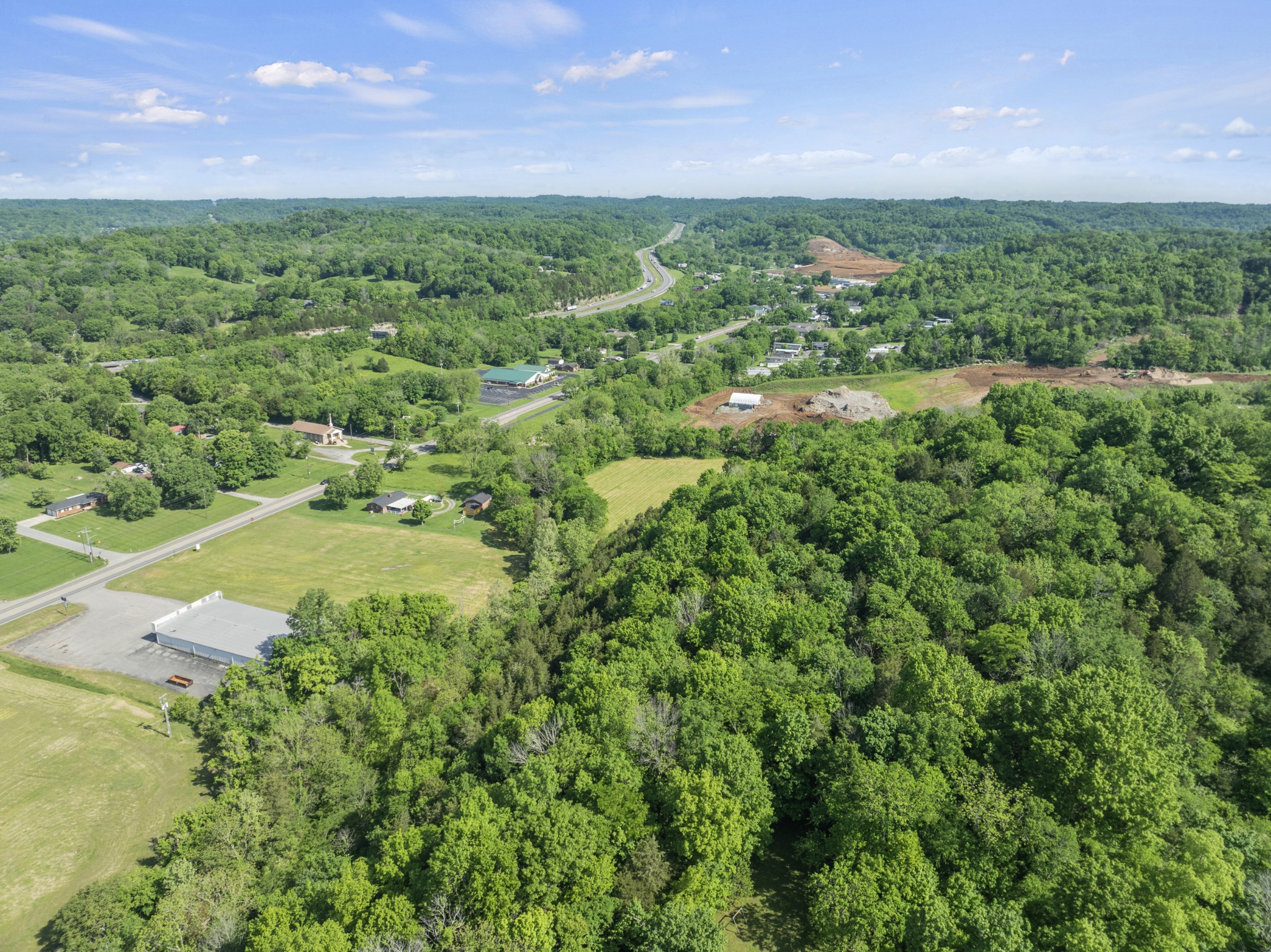 1135 Louisville Hwy Property Photo 10