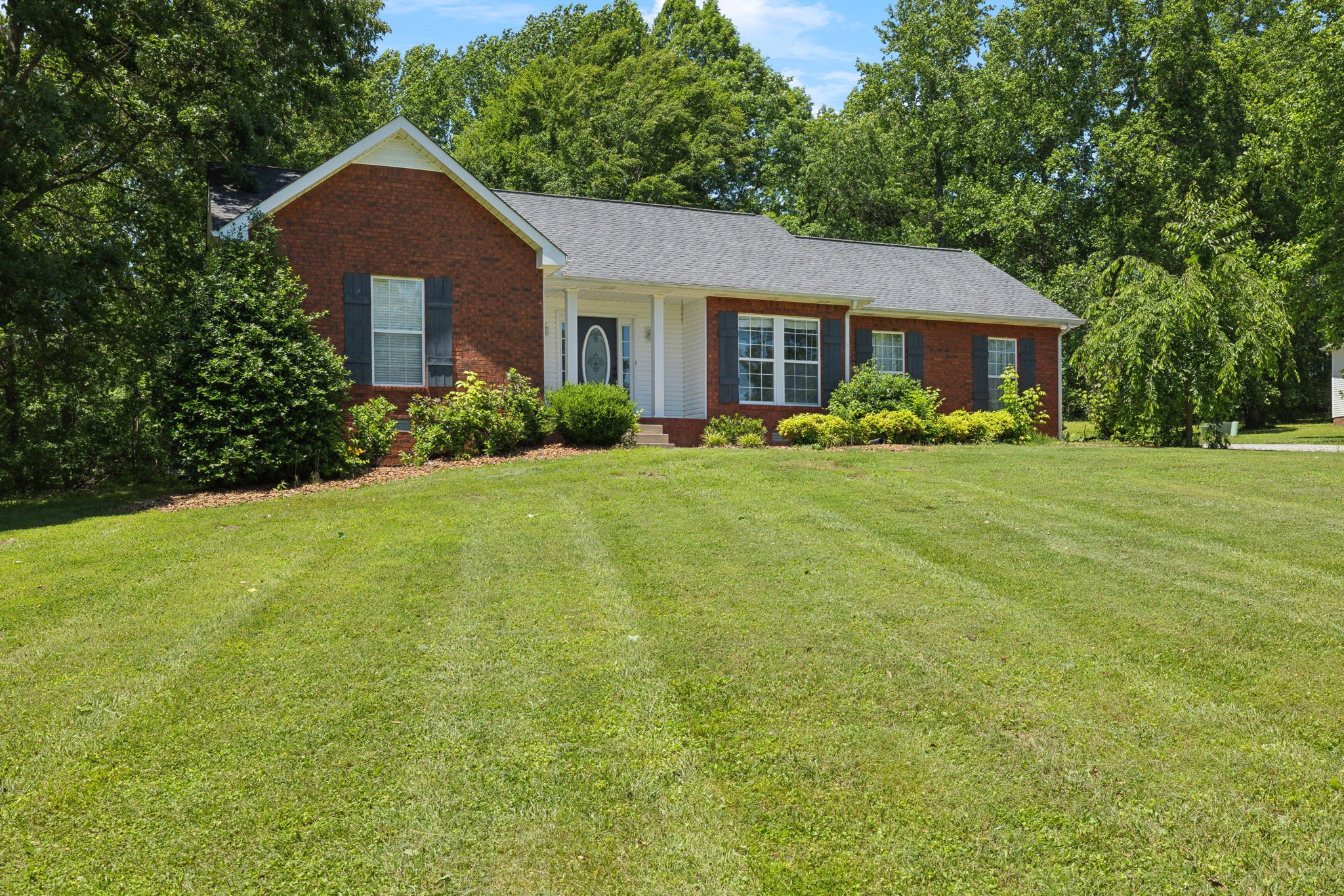 1040 Heatherwood Rd Property Photo 1