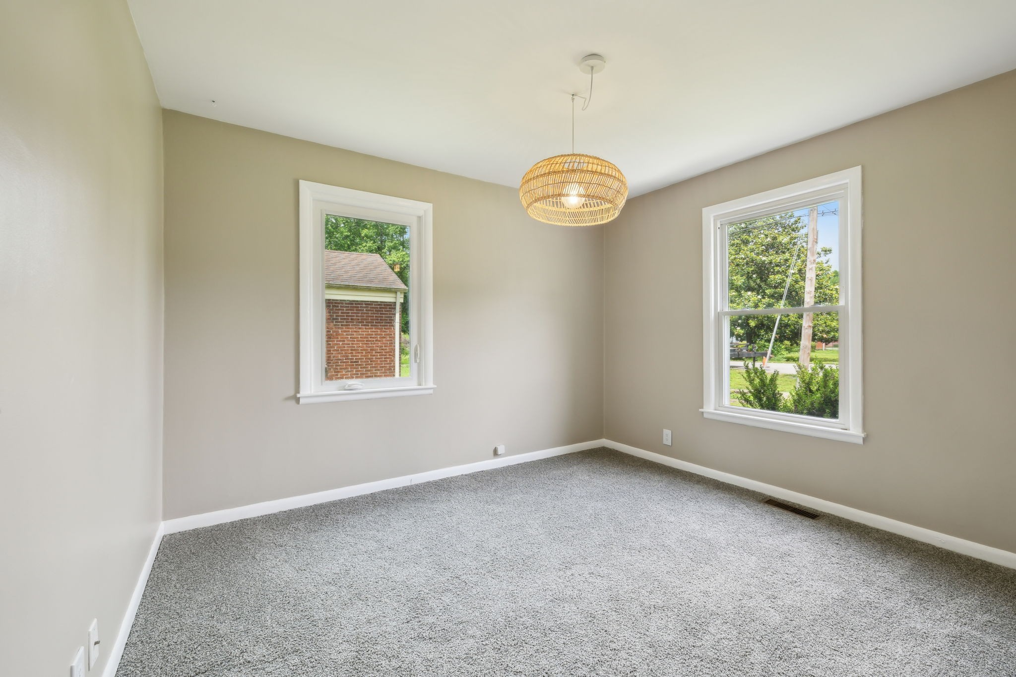 2127 Crystal Dr Property Photo 17