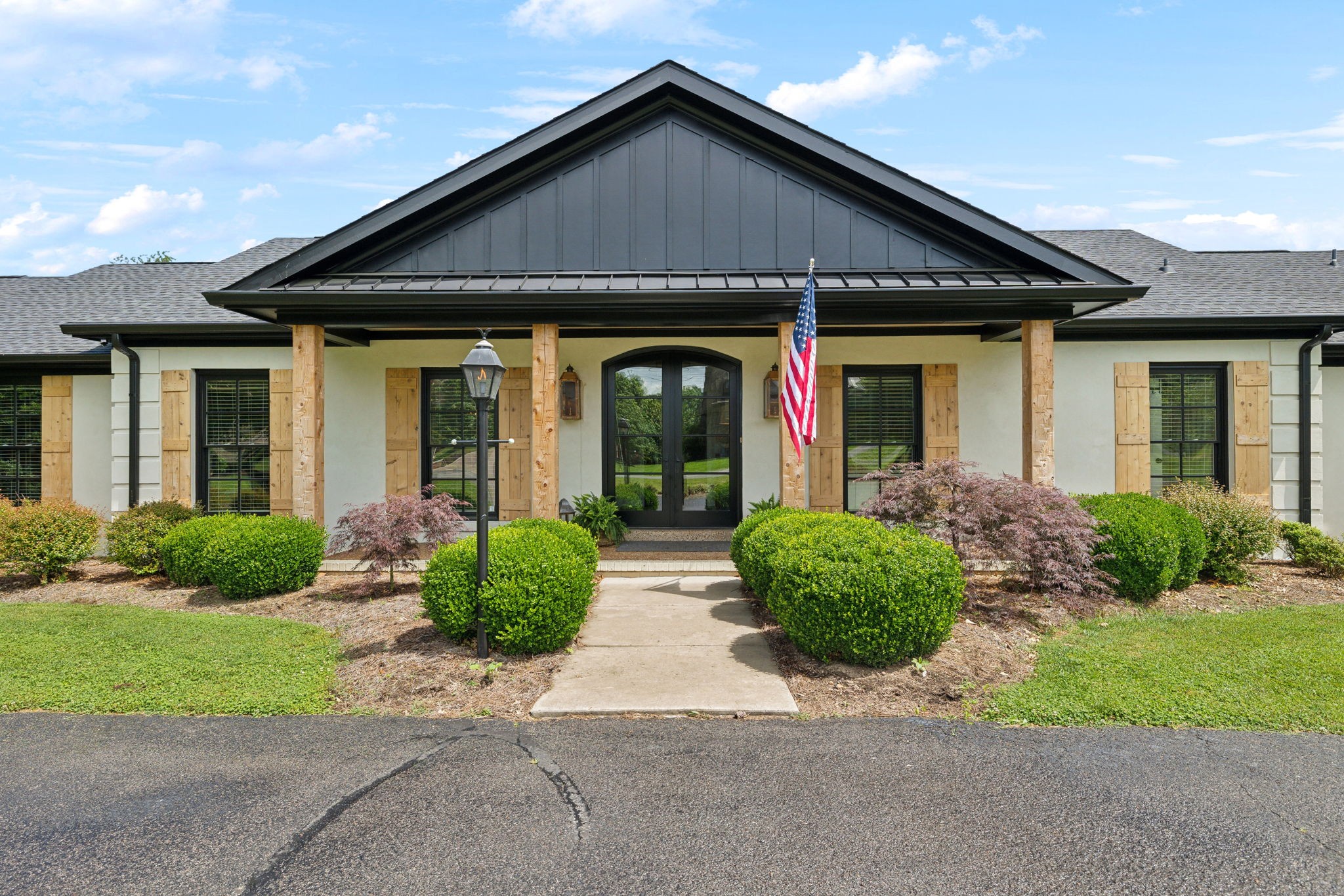 106 Steeplechase Ln Property Photo 4
