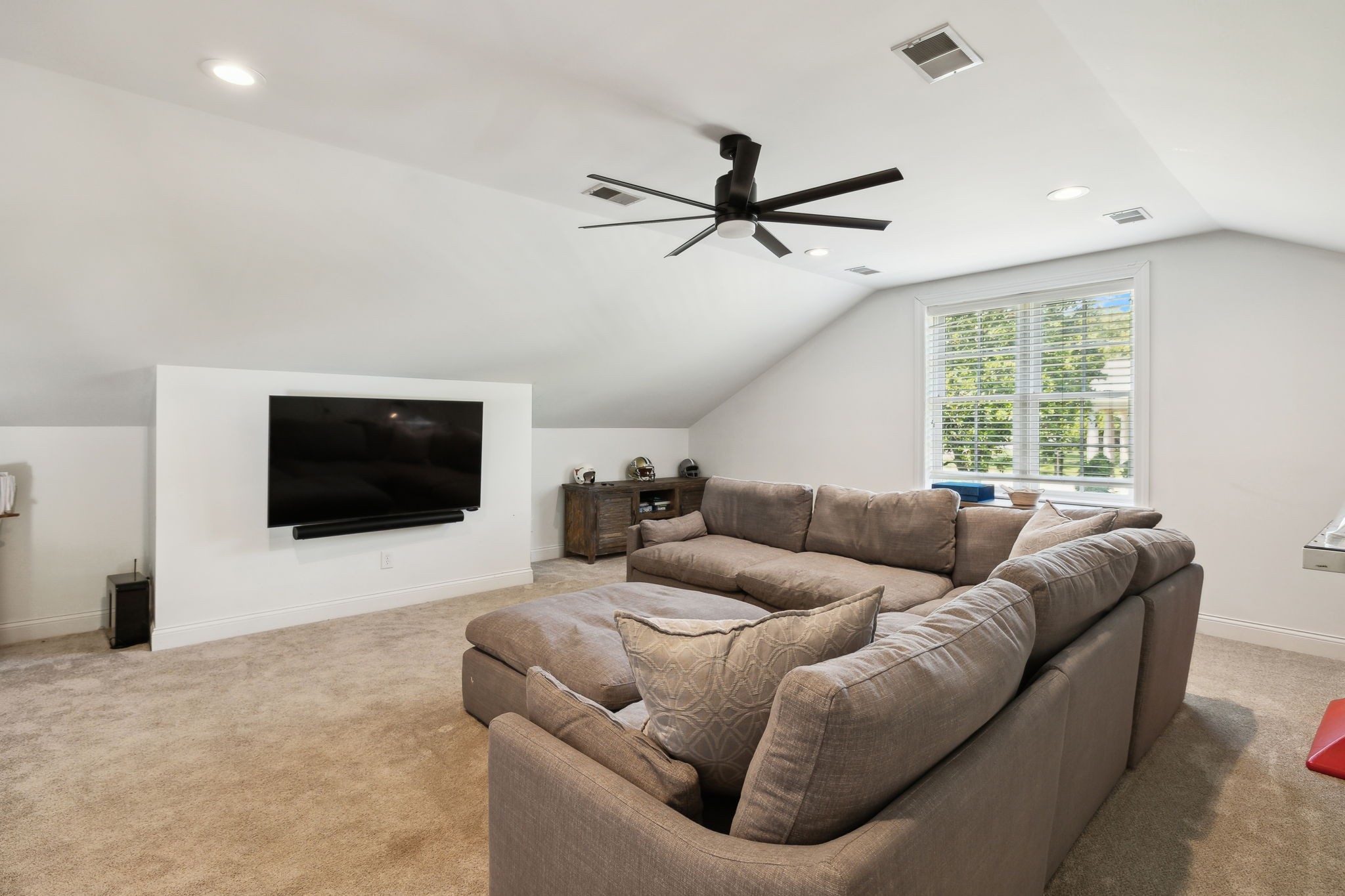 106 Steeplechase Ln Property Photo 40