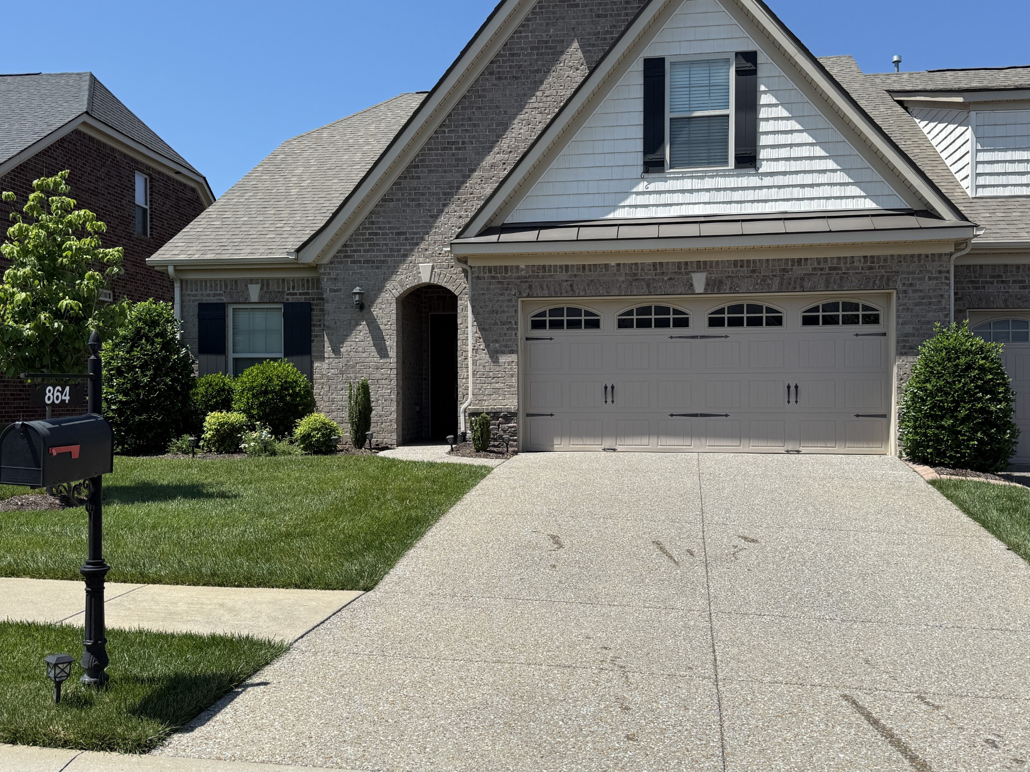 864 Meadowcrest Way Property Photo 1