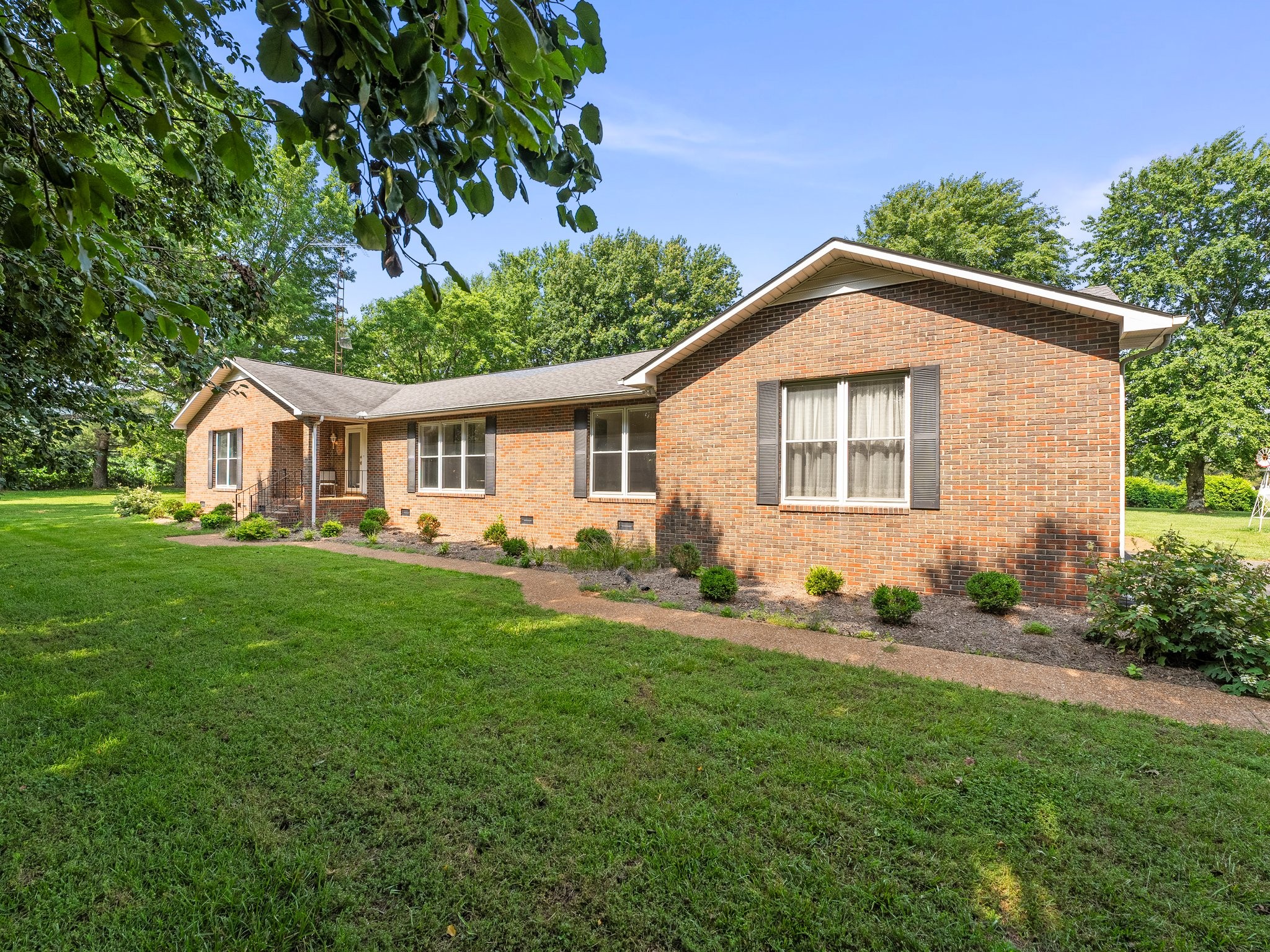 101 Farris Rd Property Photo 1