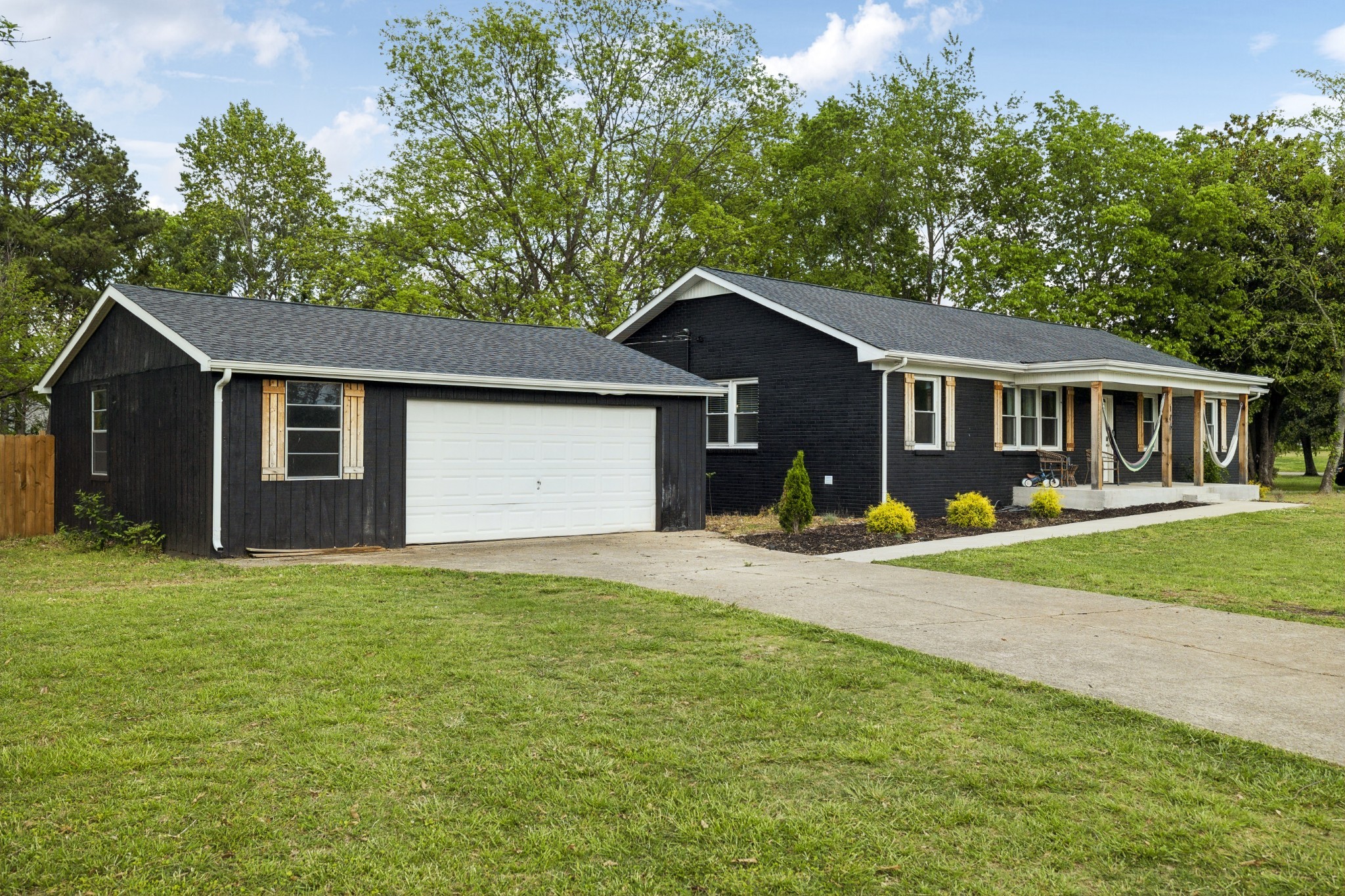176 Morningside Dr Property Photo 3