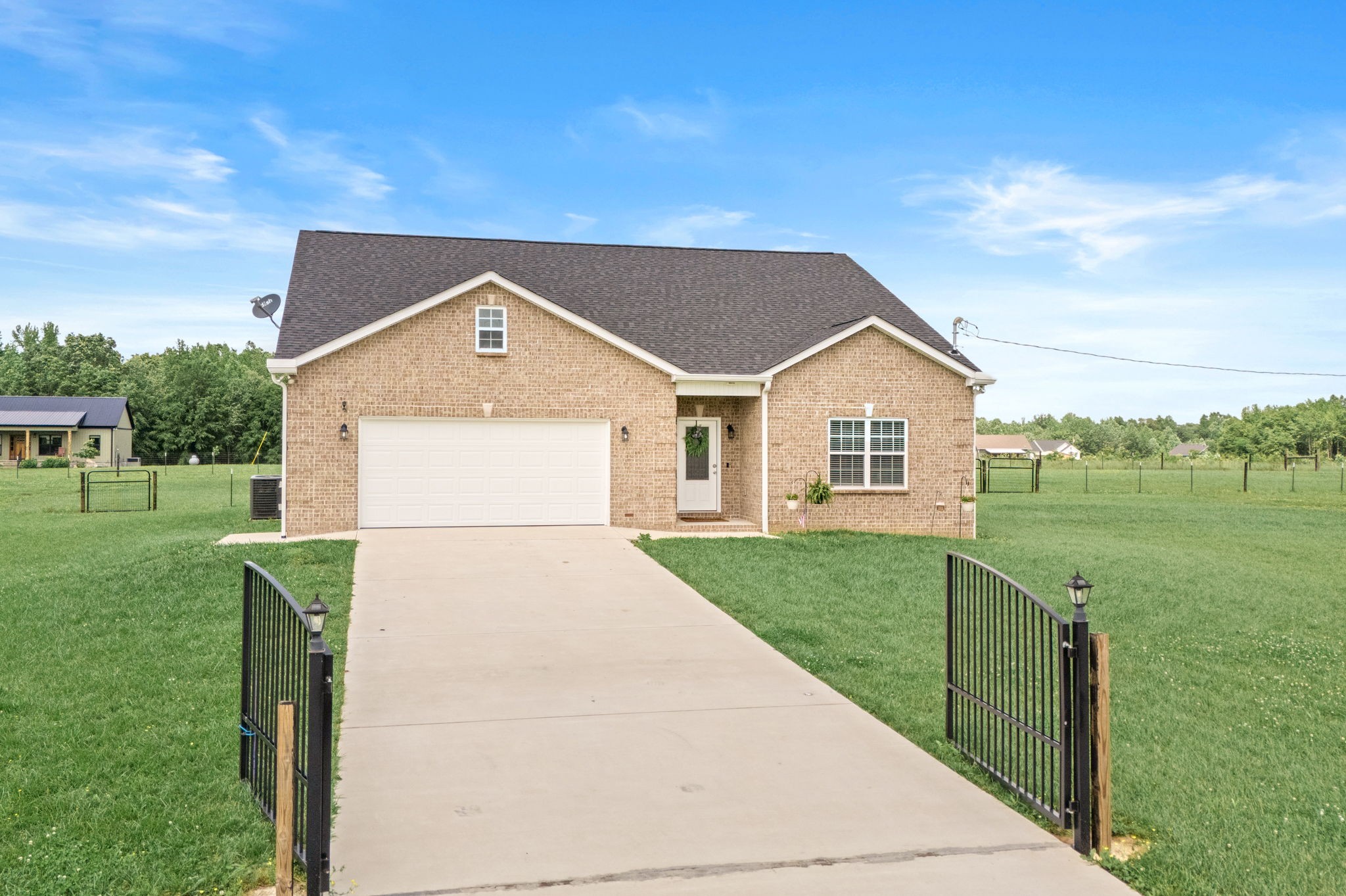 1130 Ferrells Loop Rd Property Photo 1