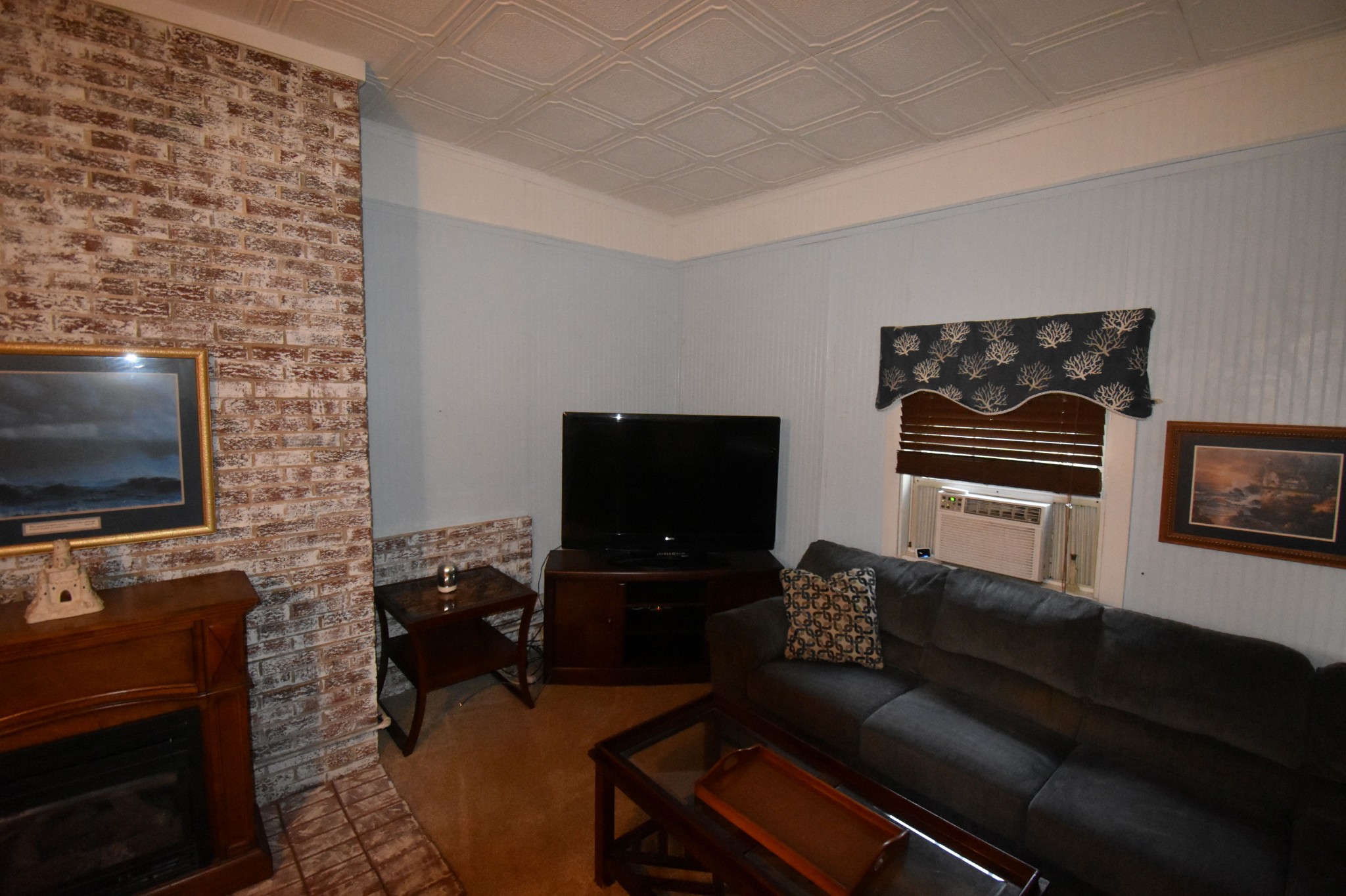 131 Scott Rd Property Photo 3