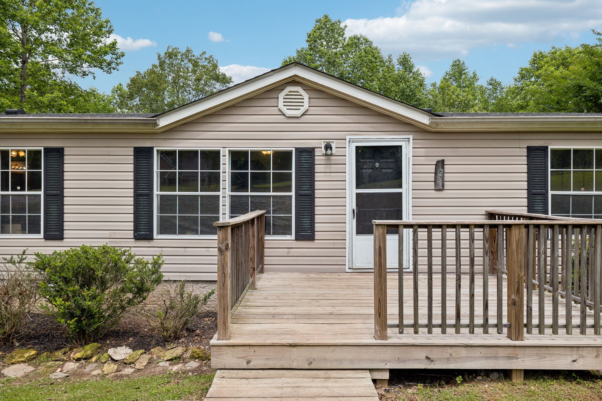 729 Gibbs Rd Property Photo 1