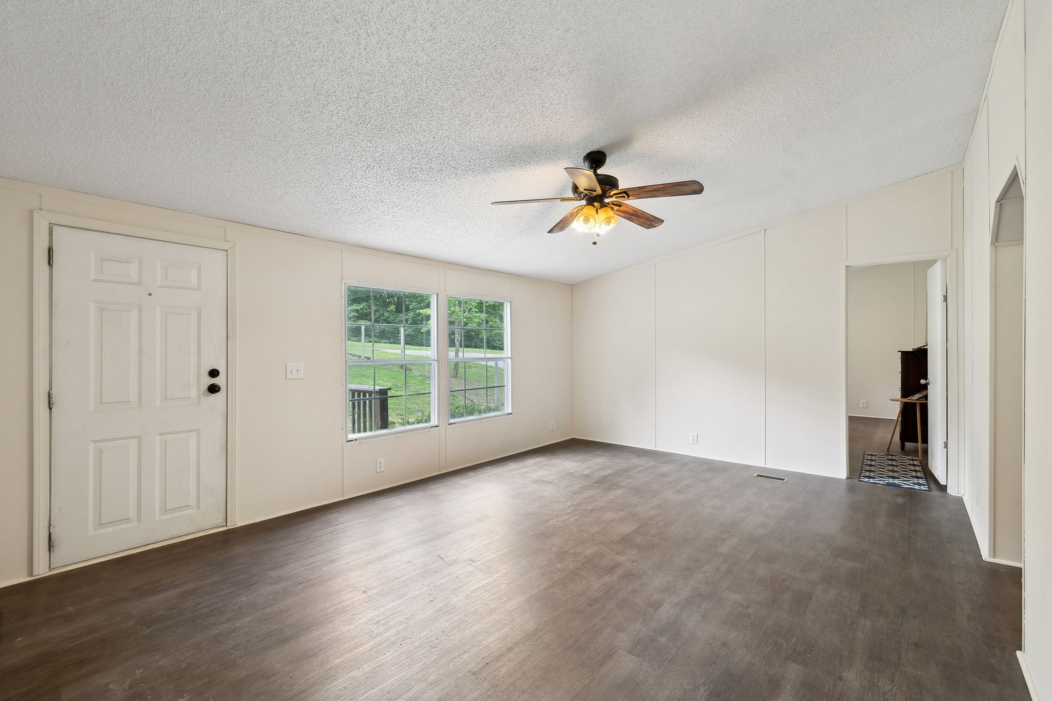 729 Gibbs Rd Property Photo 3