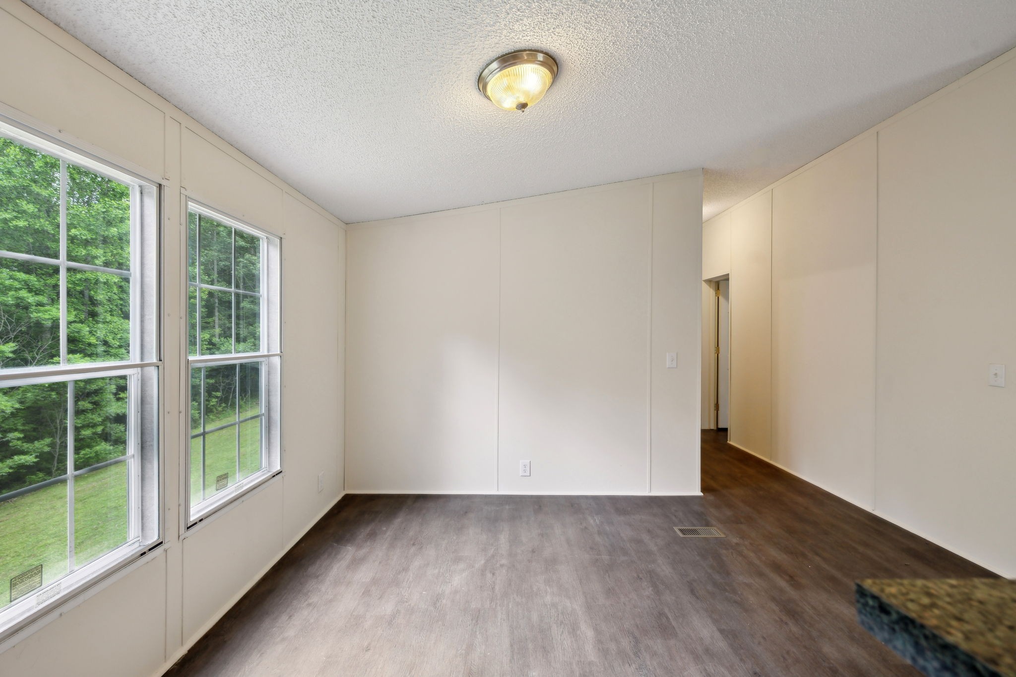 729 Gibbs Rd Property Photo 4