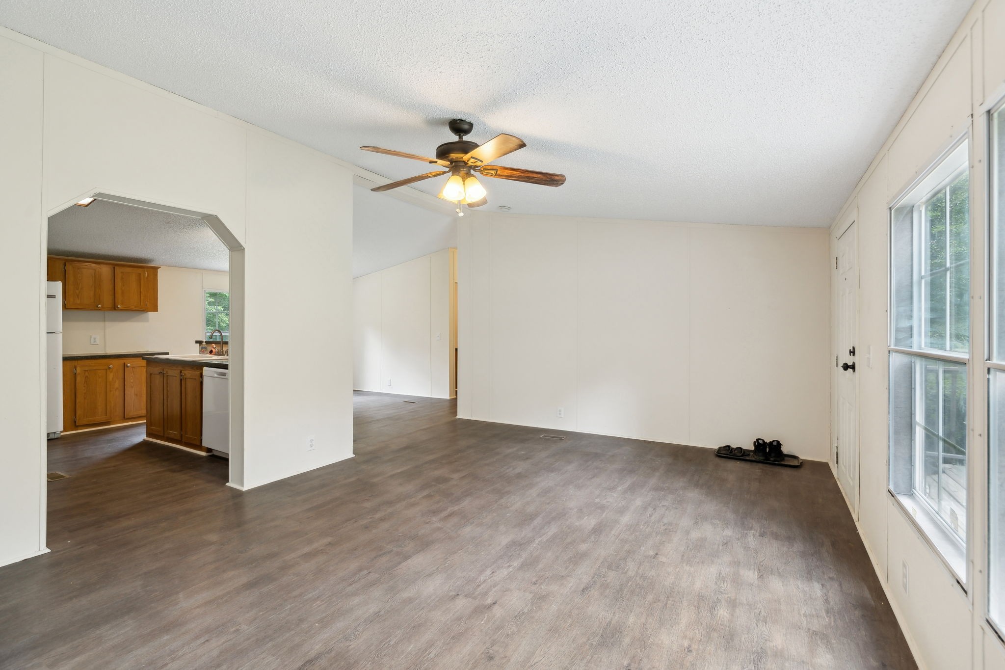 729 Gibbs Rd Property Photo 5