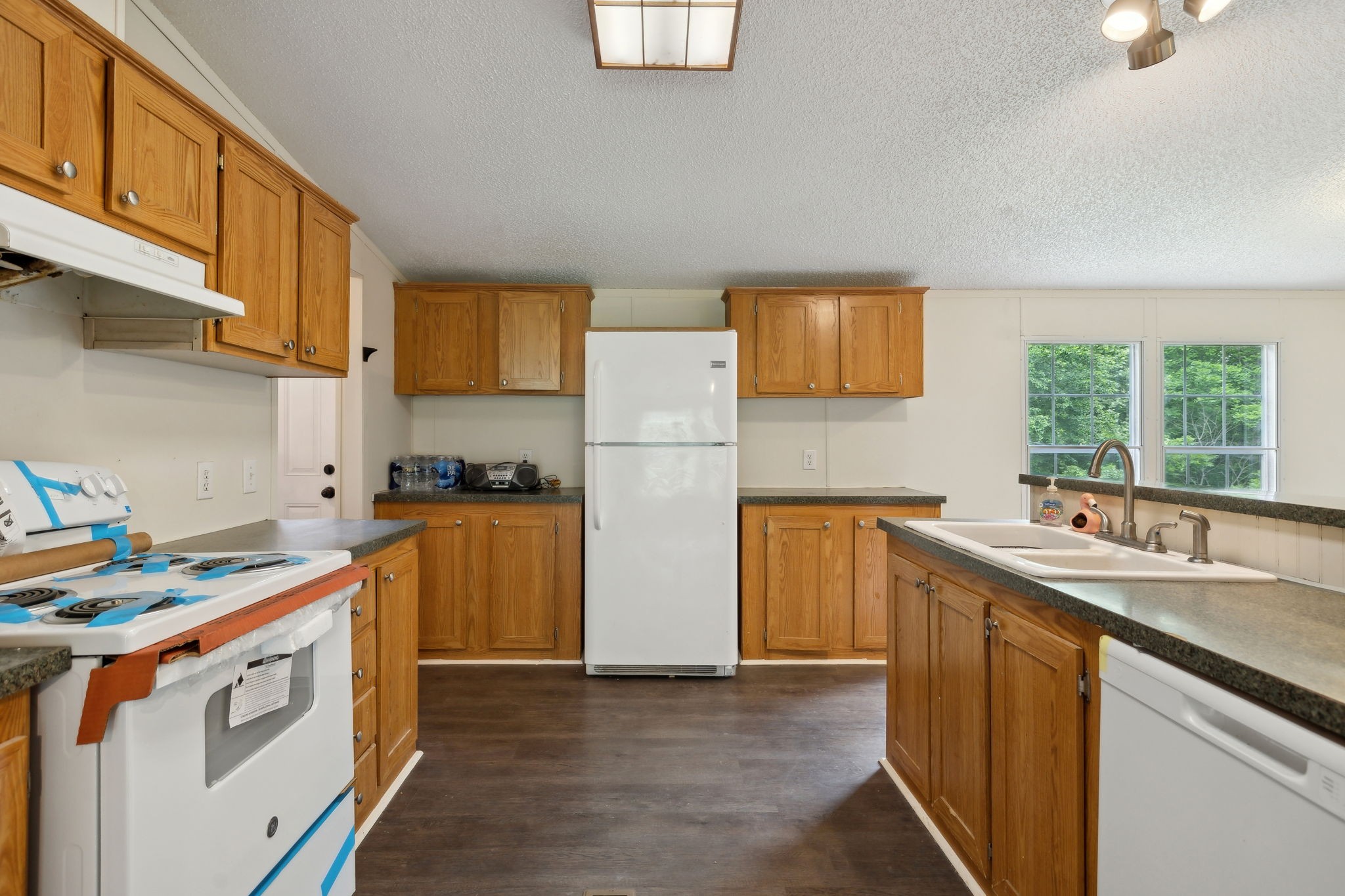 729 Gibbs Rd Property Photo 6