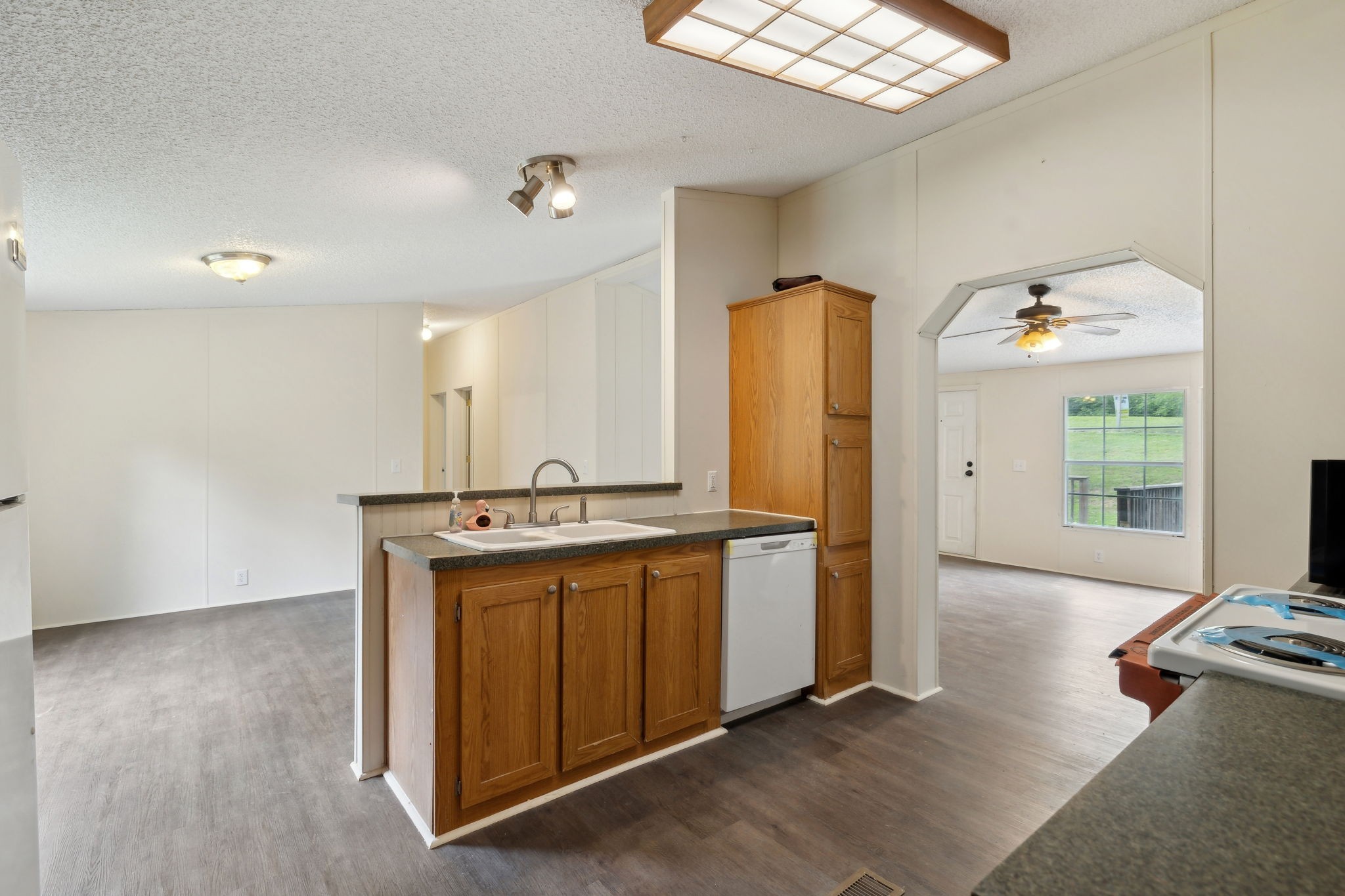 729 Gibbs Rd Property Photo 7