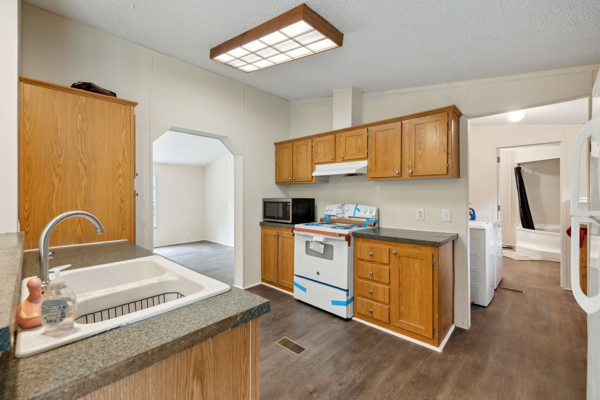 729 Gibbs Rd Property Photo 9