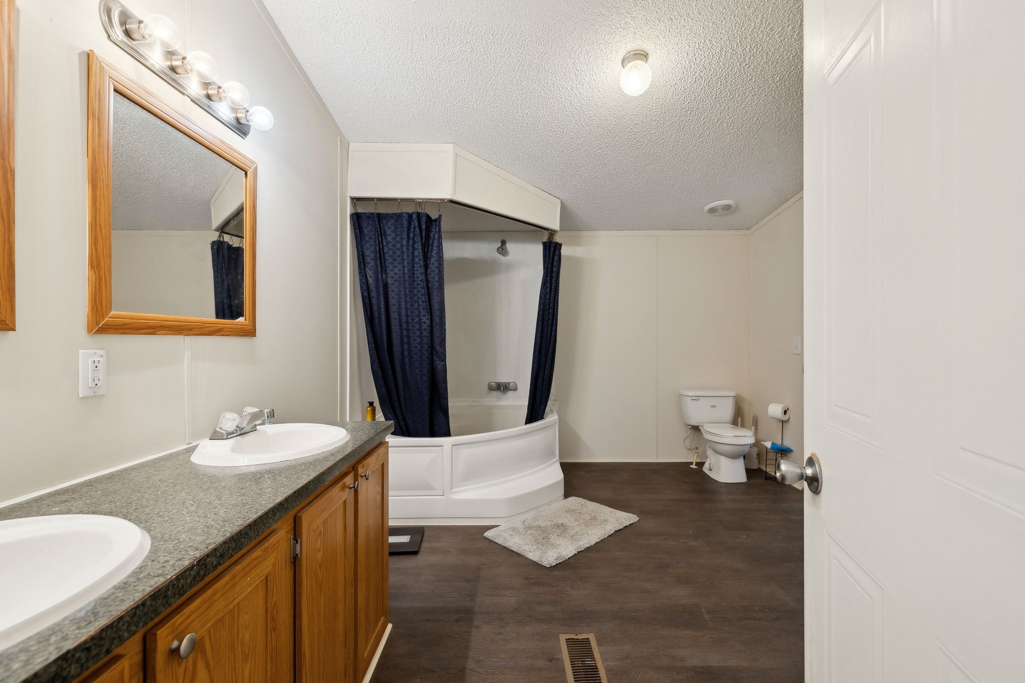 729 Gibbs Rd Property Photo 12