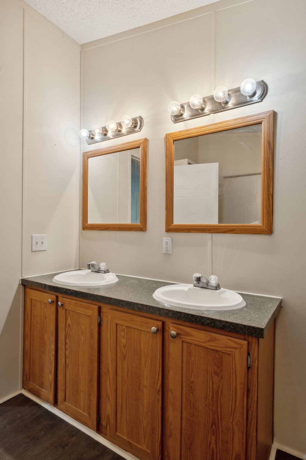 729 Gibbs Rd Property Photo 13