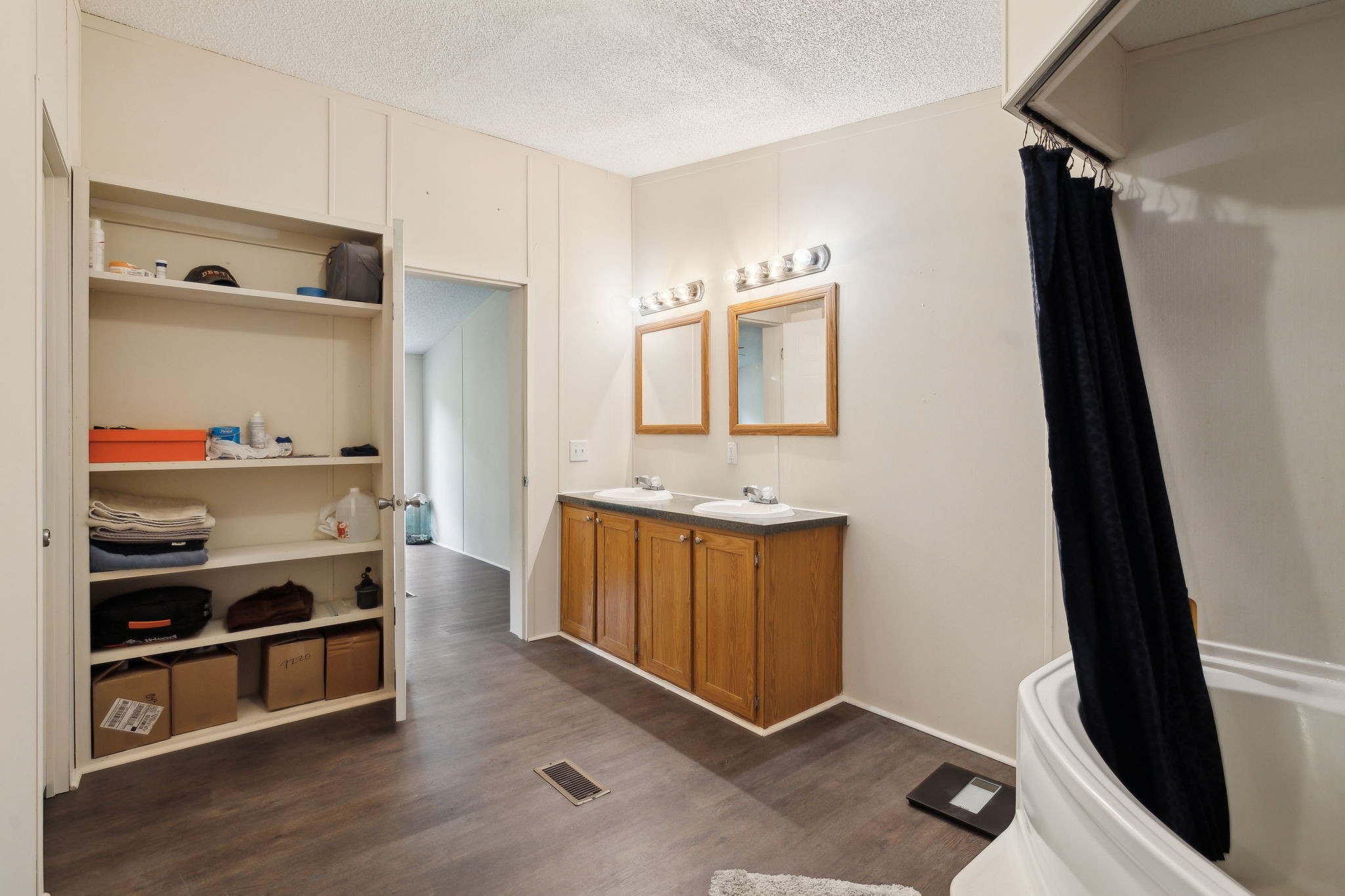 729 Gibbs Rd Property Photo 14