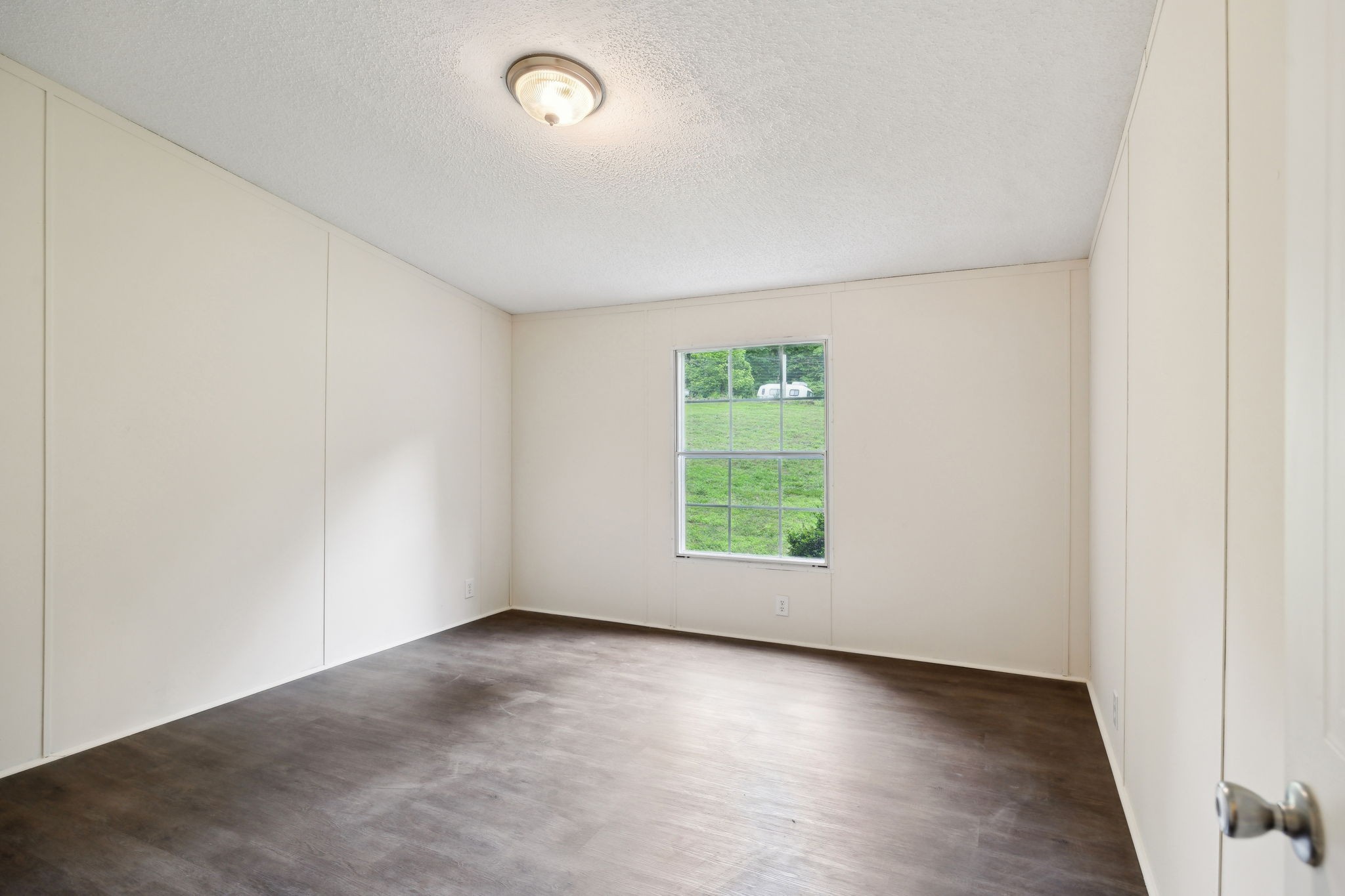 729 Gibbs Rd Property Photo 15