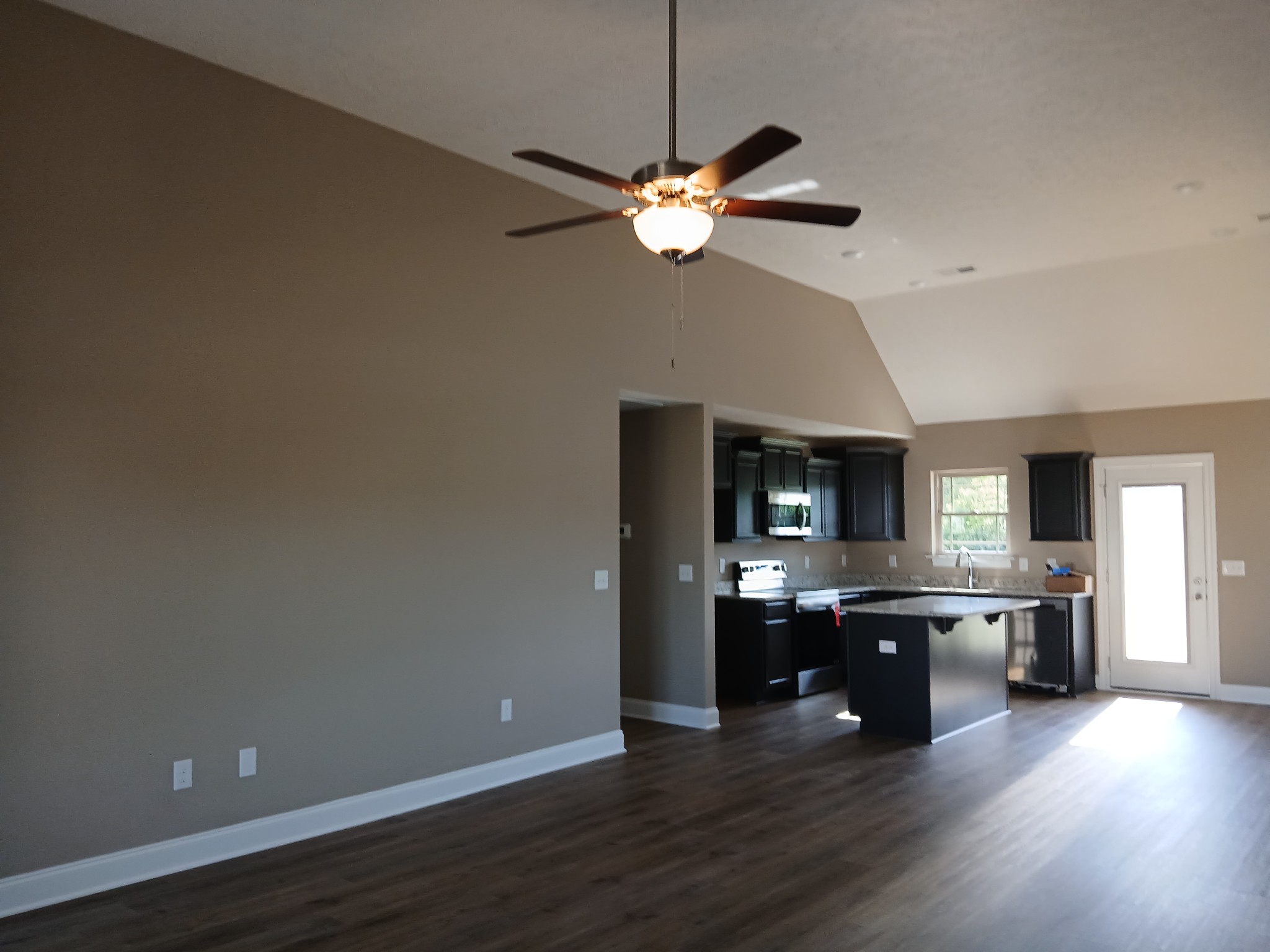 2121 Red Barn Road Property Photo 4