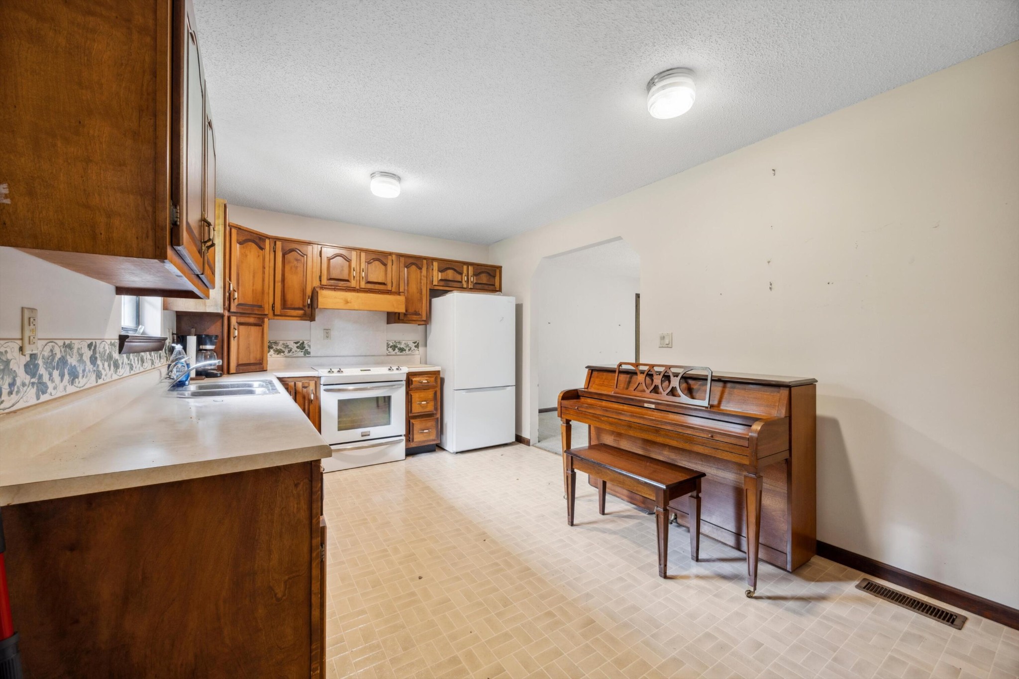 2126 Millard Road Property Photo 13