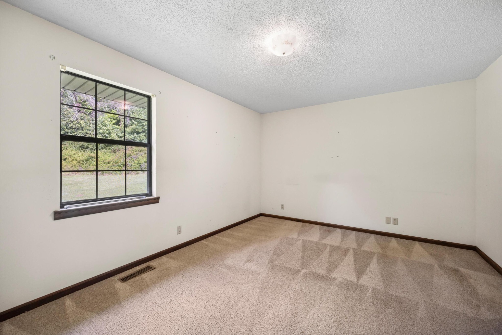 2126 Millard Road Property Photo 24