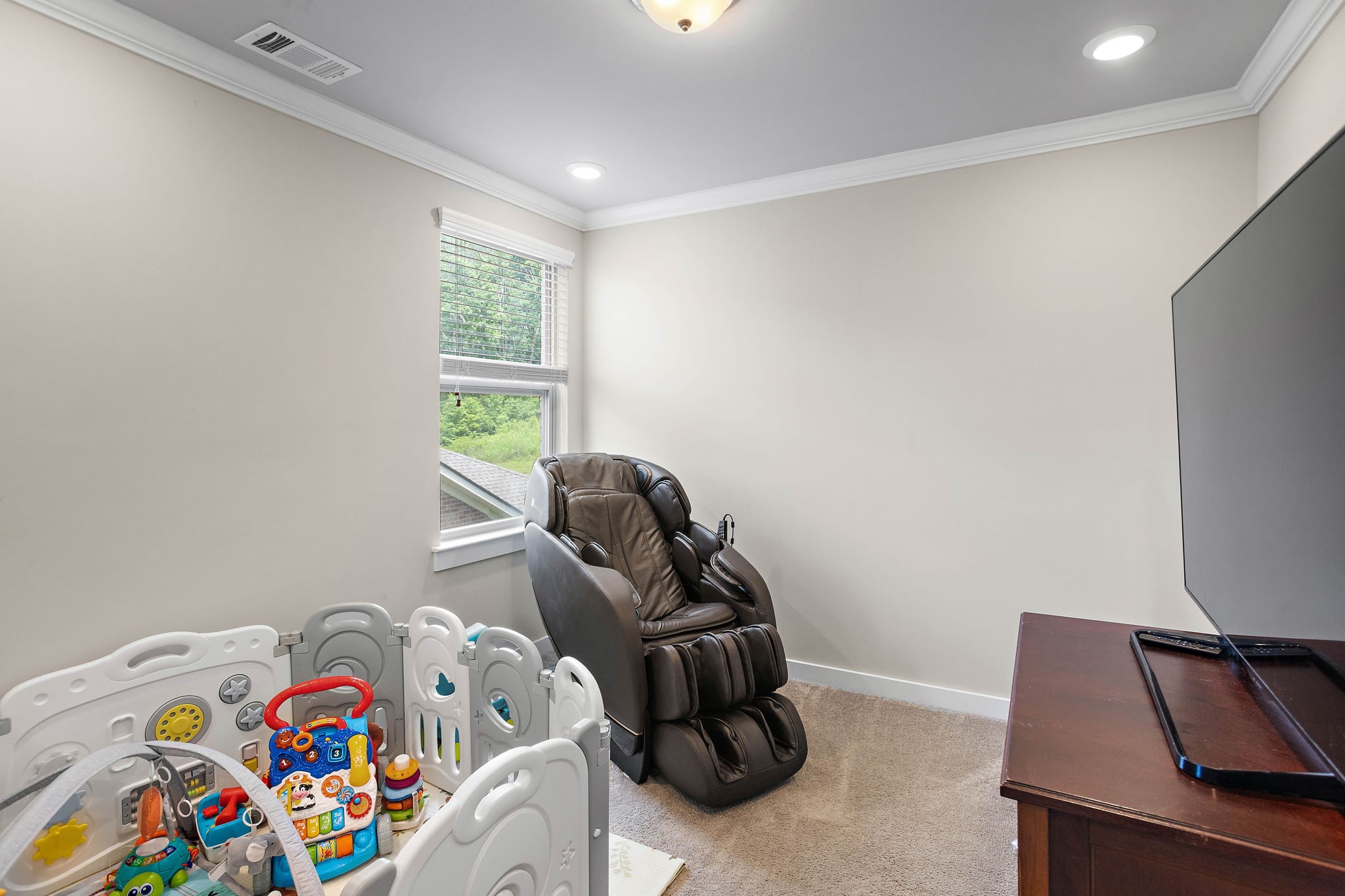 333 Blackthorn Ln Property Photo 20