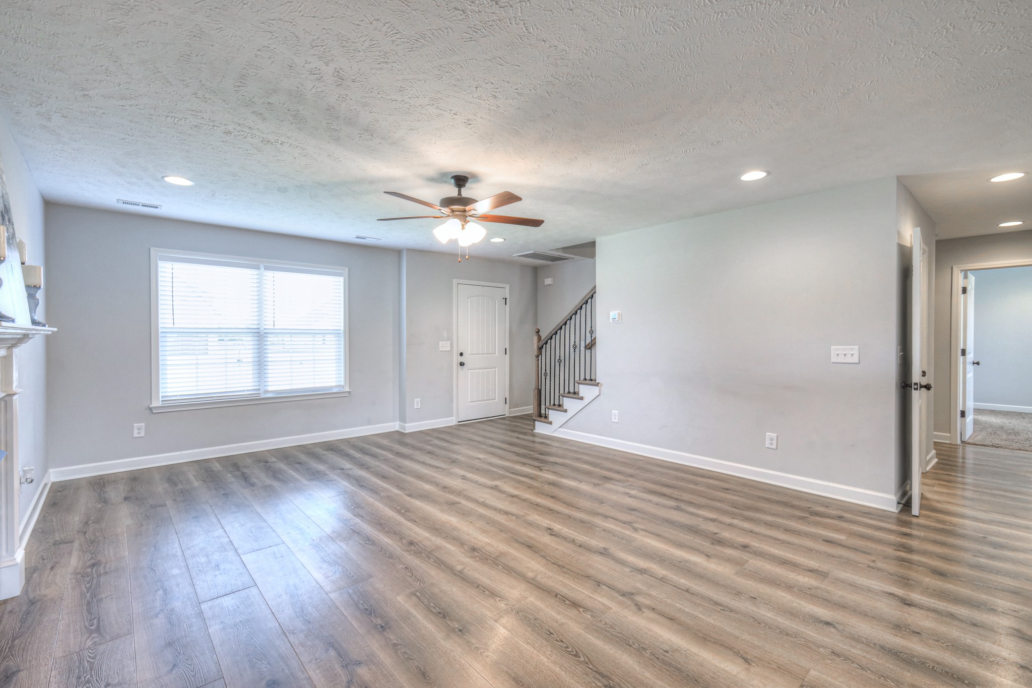 2910 Dusenburg Dr Property Photo 4