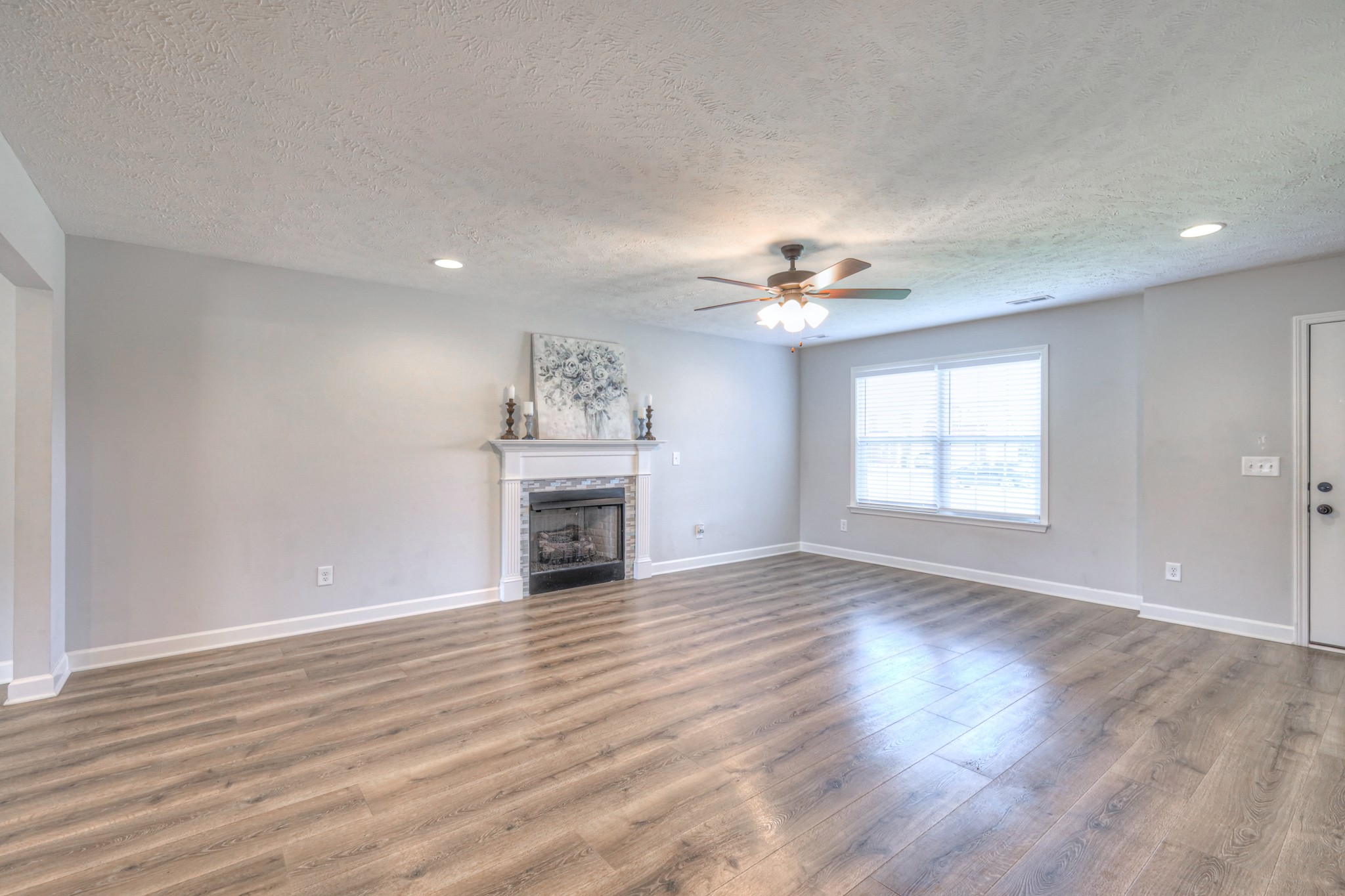 2910 Dusenburg Dr Property Photo 6