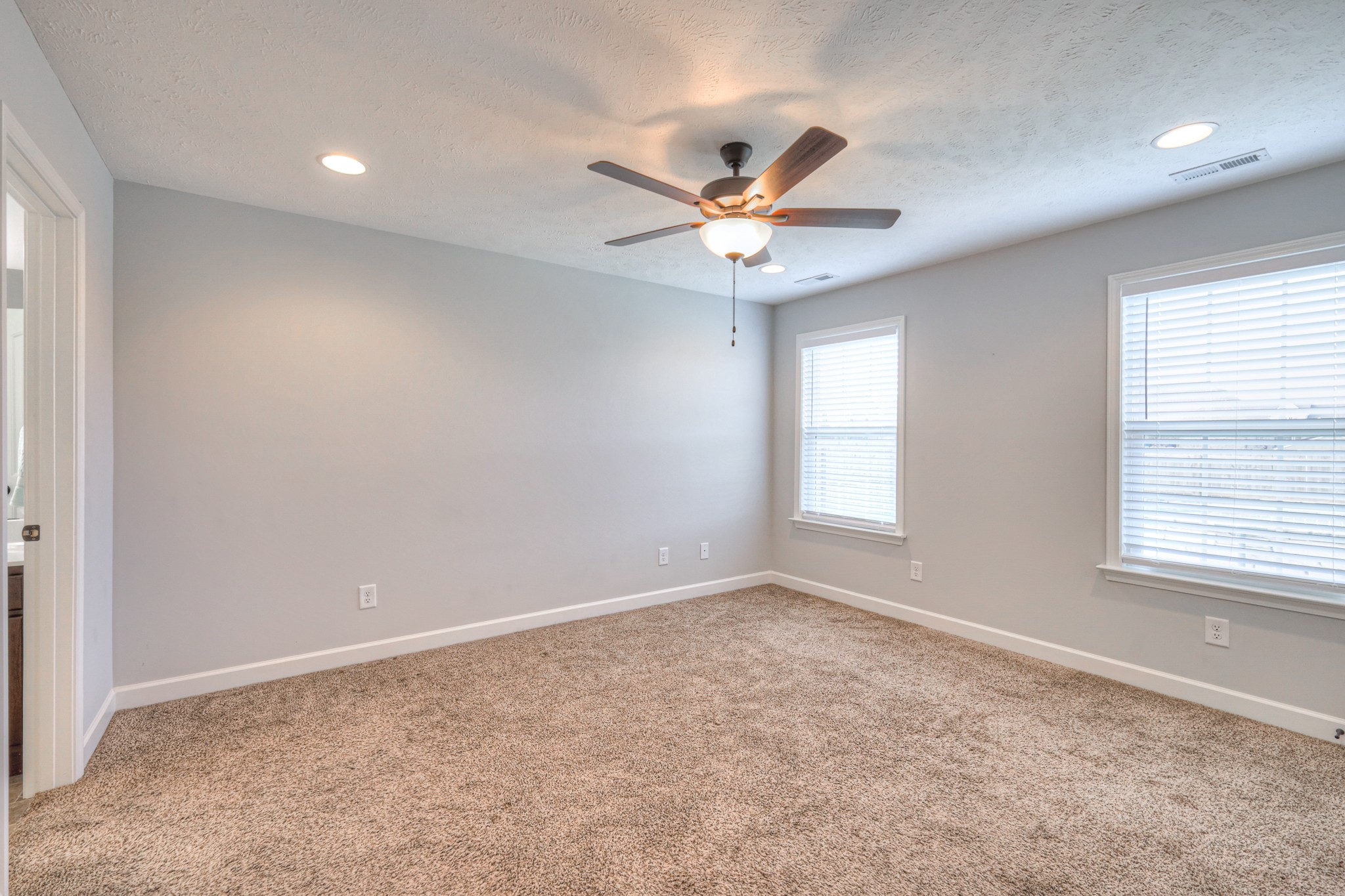 2910 Dusenburg Dr Property Photo 17