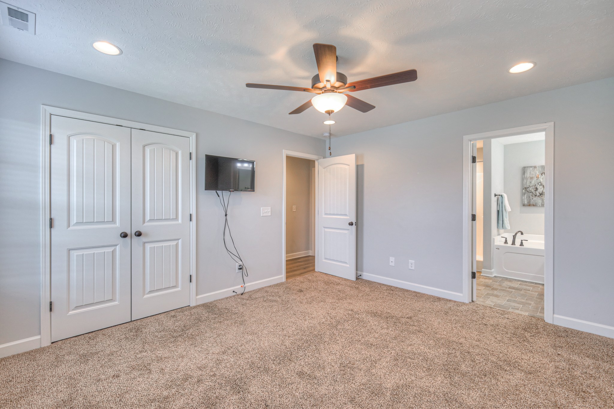 2910 Dusenburg Dr Property Photo 18