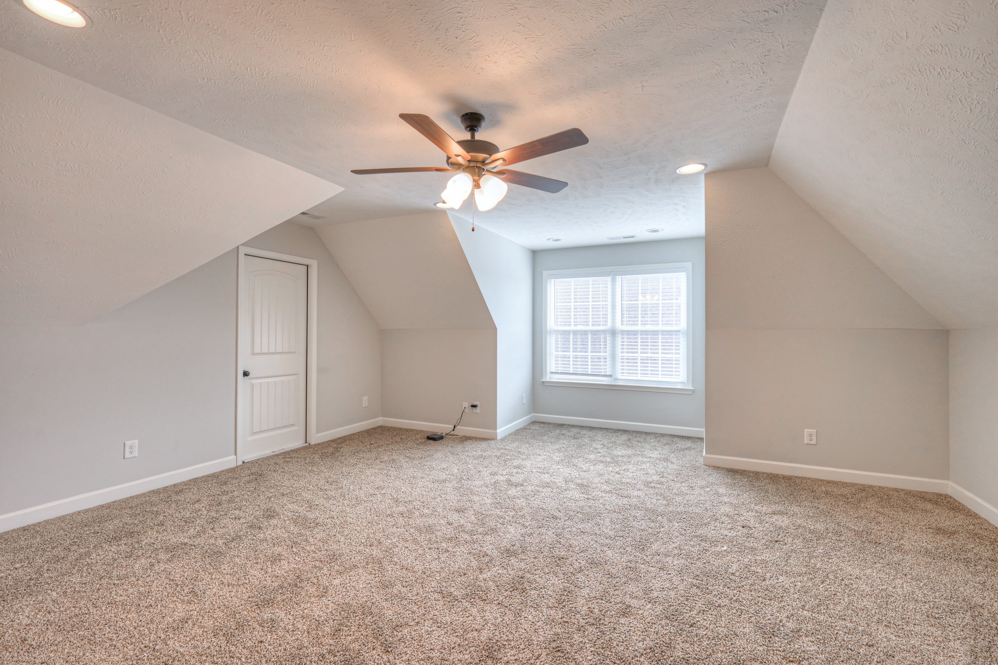 2910 Dusenburg Dr Property Photo 21