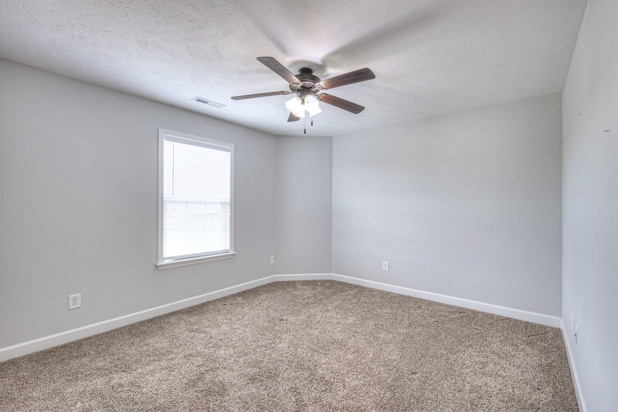 2910 Dusenburg Dr Property Photo 27